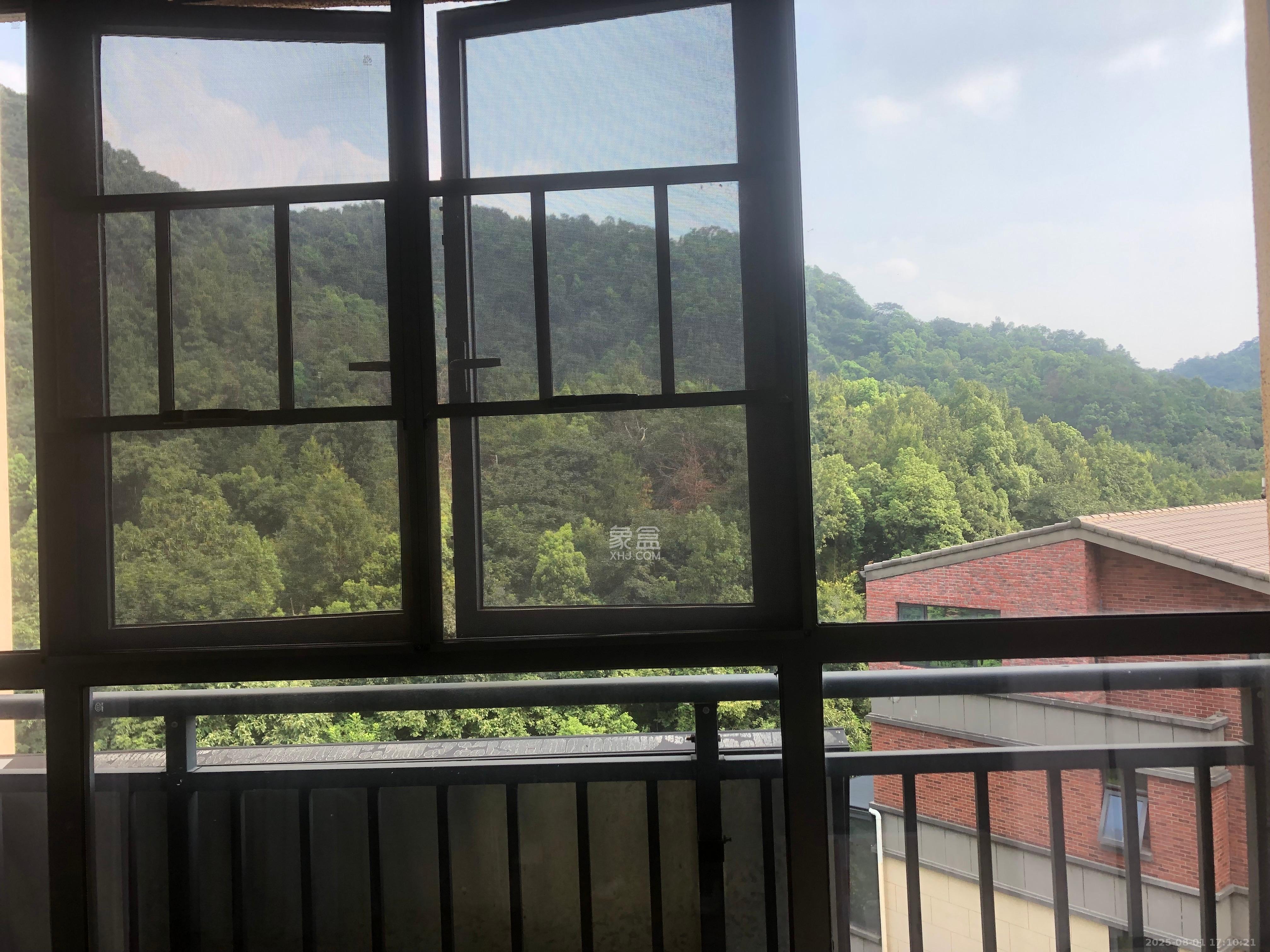 长房梅溪香山  4室2厅2卫    3800.0元/月室内图