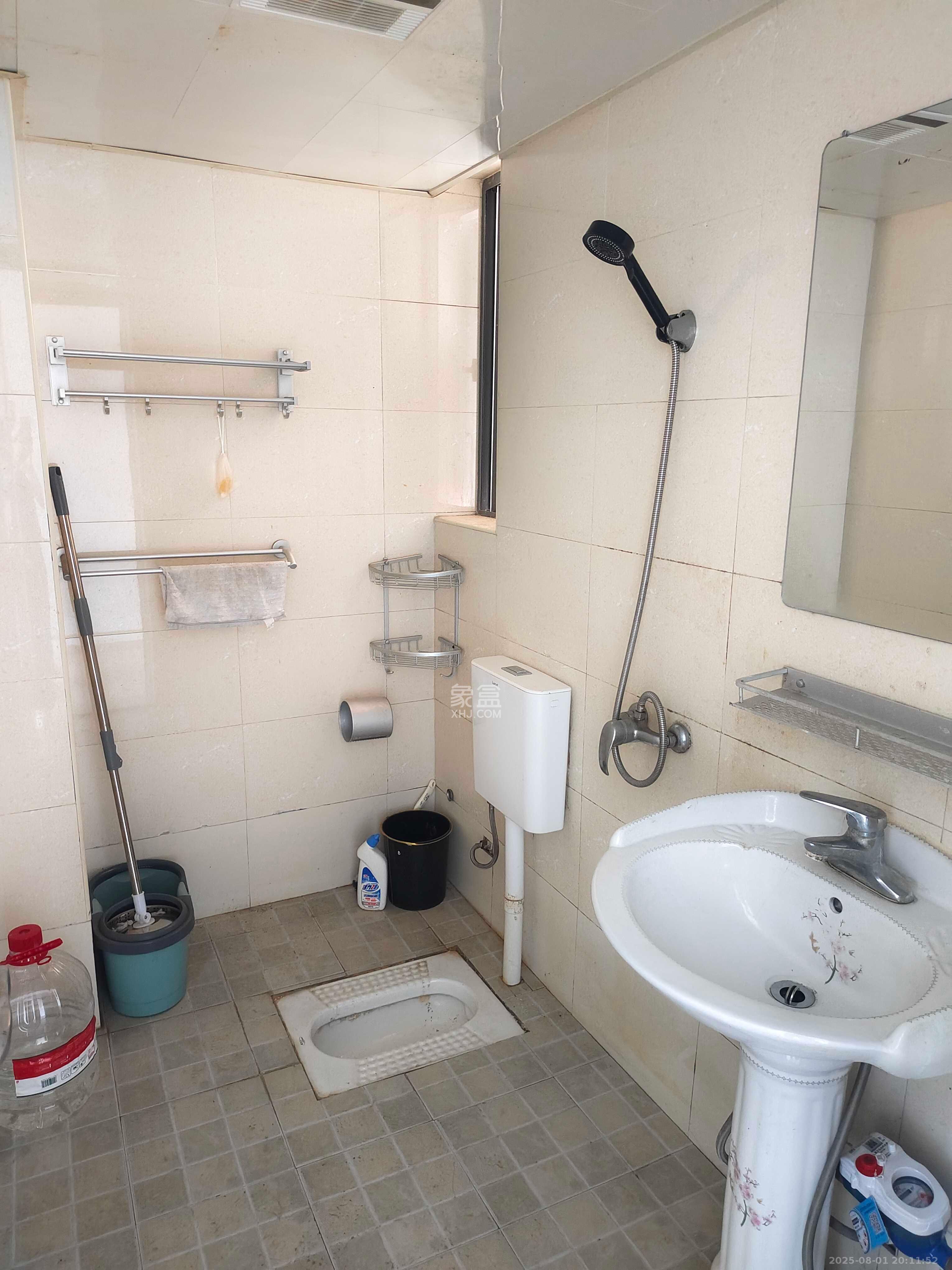 上海城小区 3室2厅1卫 2400.0元/月 上海城小区 3室2厅1卫 2400.0元/月室内图