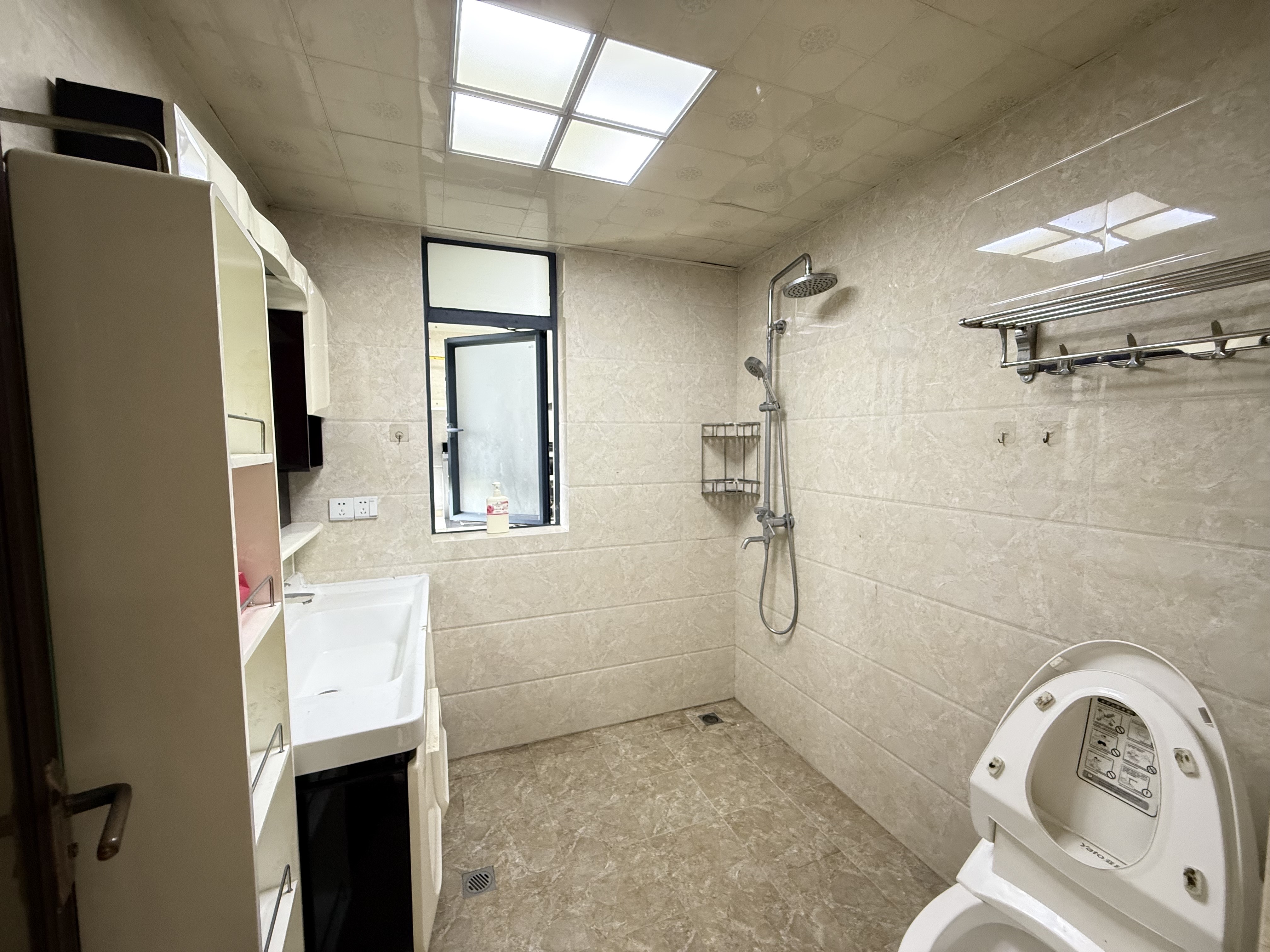 碧桂园滨海国际一期(2602地块) 3室2厅2卫 2800.0元/月 碧桂园滨海国际一期(2602地块) 3室2厅2卫 2800.0元/月室内图