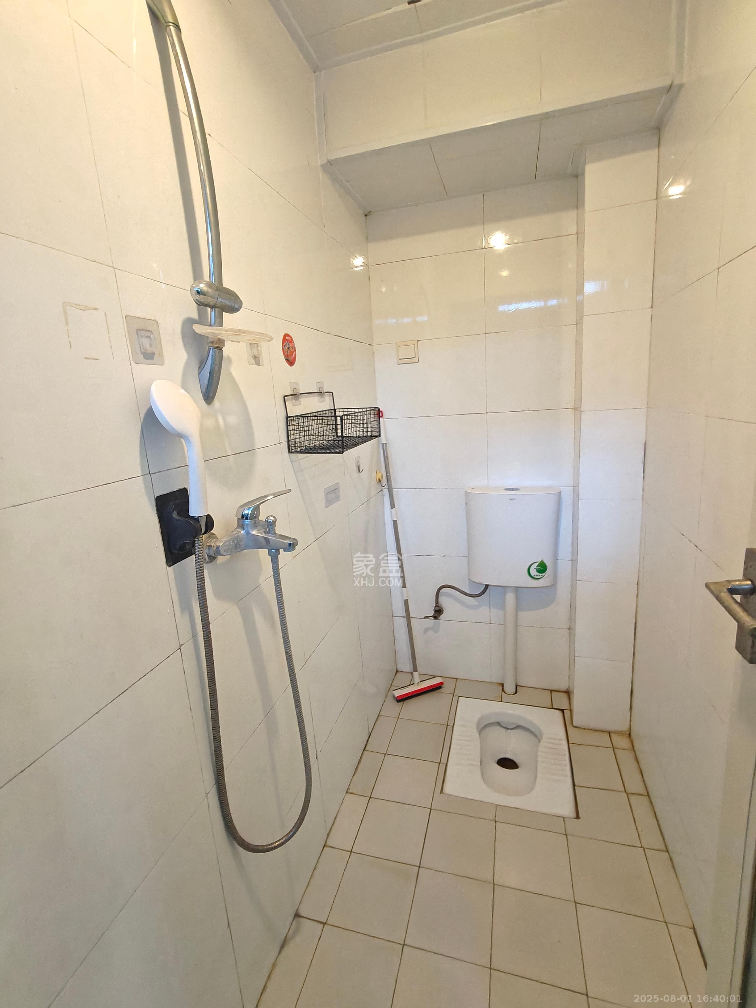 解放东路建行宿舍  3室1厅1卫    2500.0元/月室内图