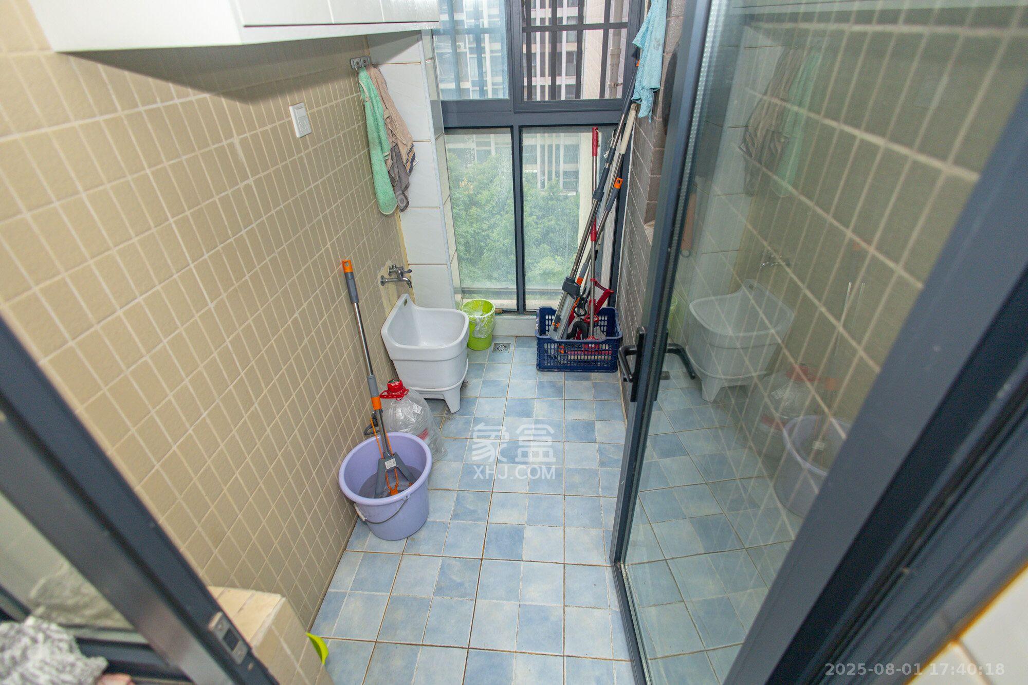 蓝山郡 3室2厅2卫 2400.0元/月 蓝山郡 3室2厅2卫 2400.0元/月室内图