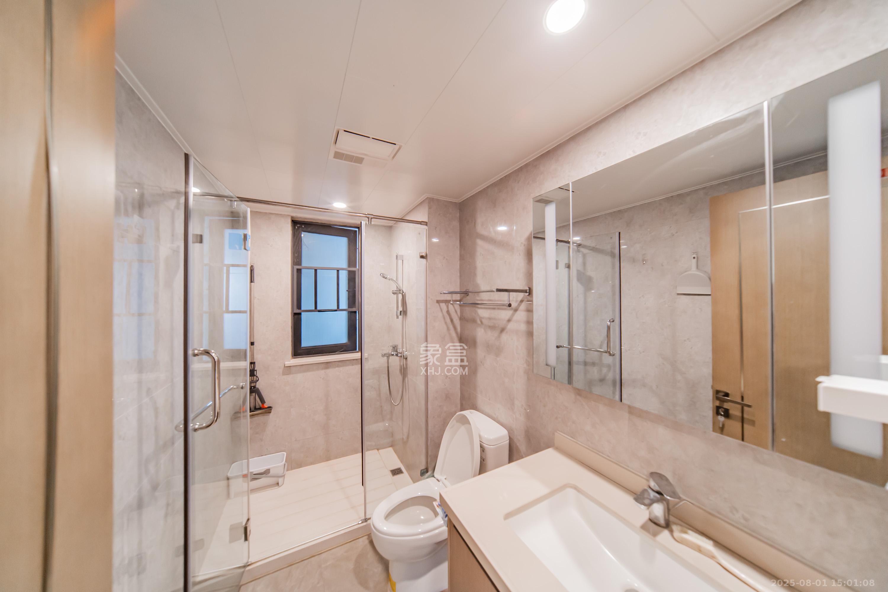 映客龙湖璟翠公馆(映客龙湖璟翠中心)  3室2厅2卫    145.0万 映客龙湖璟翠公馆(映客龙湖璟翠中心)  3室2厅2卫    145.0万卫生间