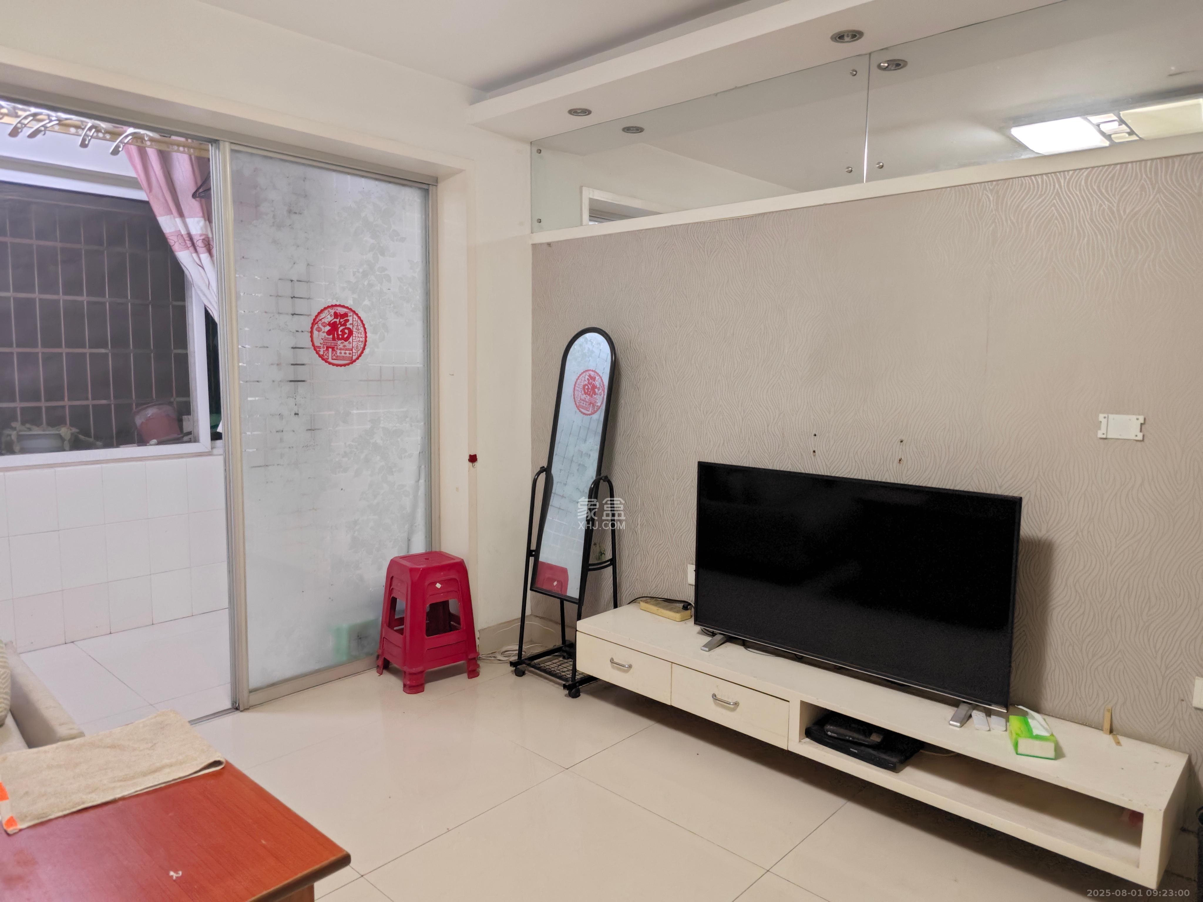 恩瑞麓山名园（龙王港小区）  4室2厅2卫    3000.0元/月室内图