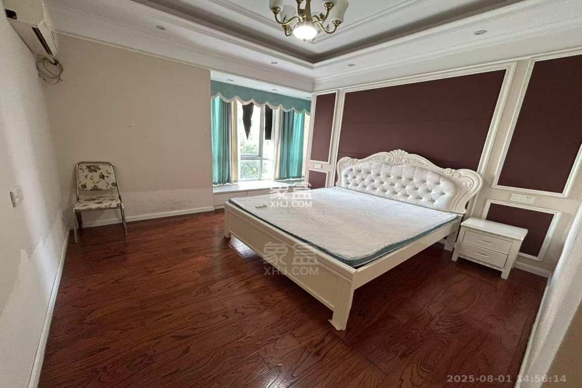 山河锦园 4室2厅2卫 2000.0元/月 山河锦园 4室2厅2卫 2000.0元/月室内图