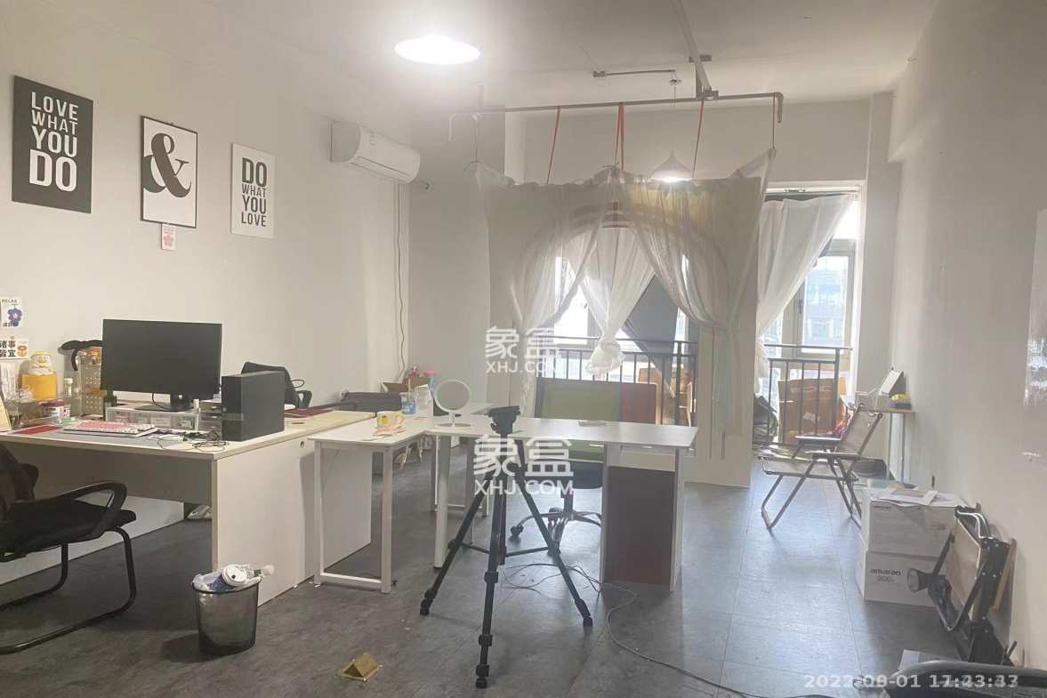 奥克斯广场 1室1厅1卫 1600.00元/月 奥克斯广场 1室1厅1卫 1600.00元/月室内图