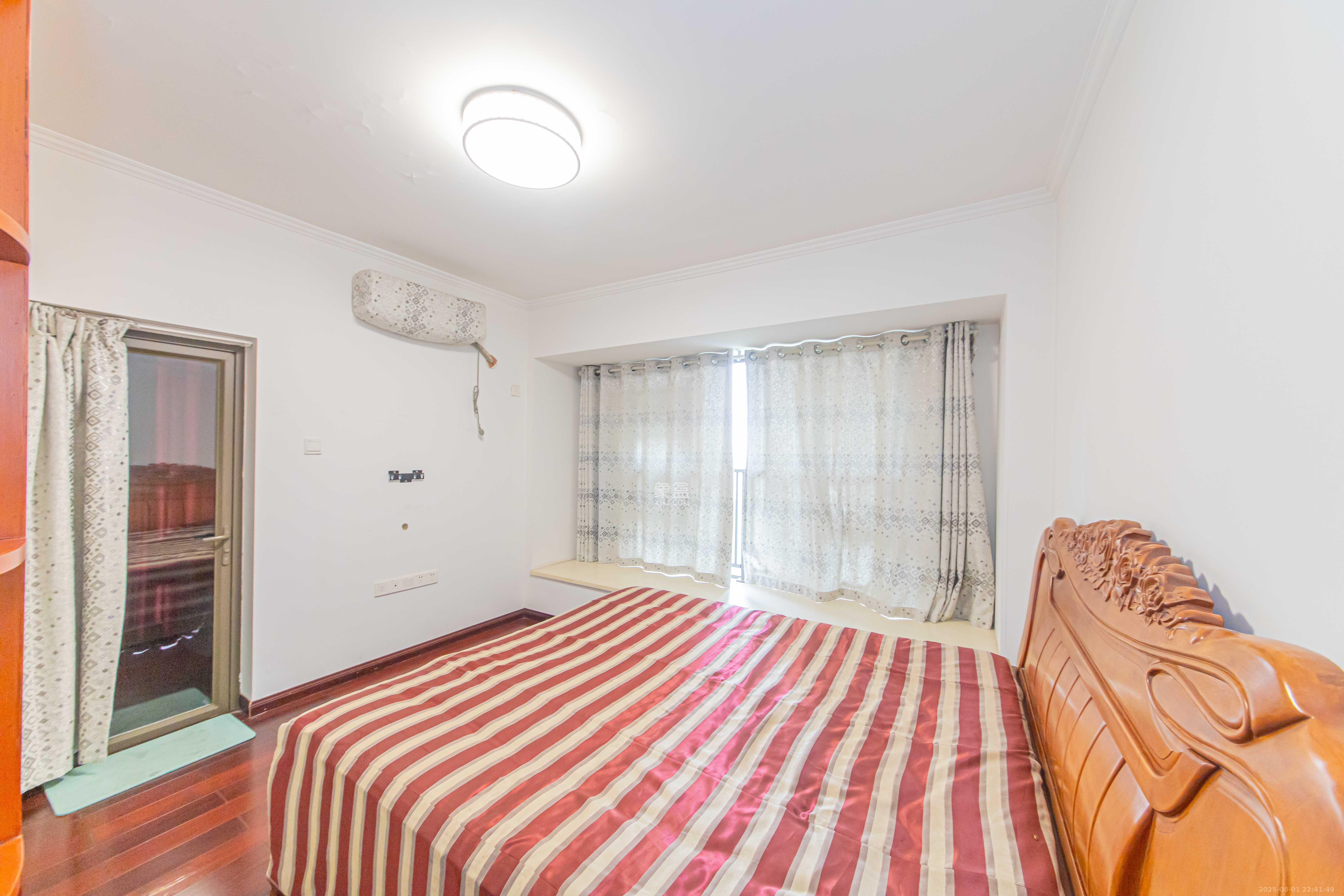 幸福庄园  4室2厅2卫    85.0万 幸福庄园  4室2厅2卫    85.0万卧室