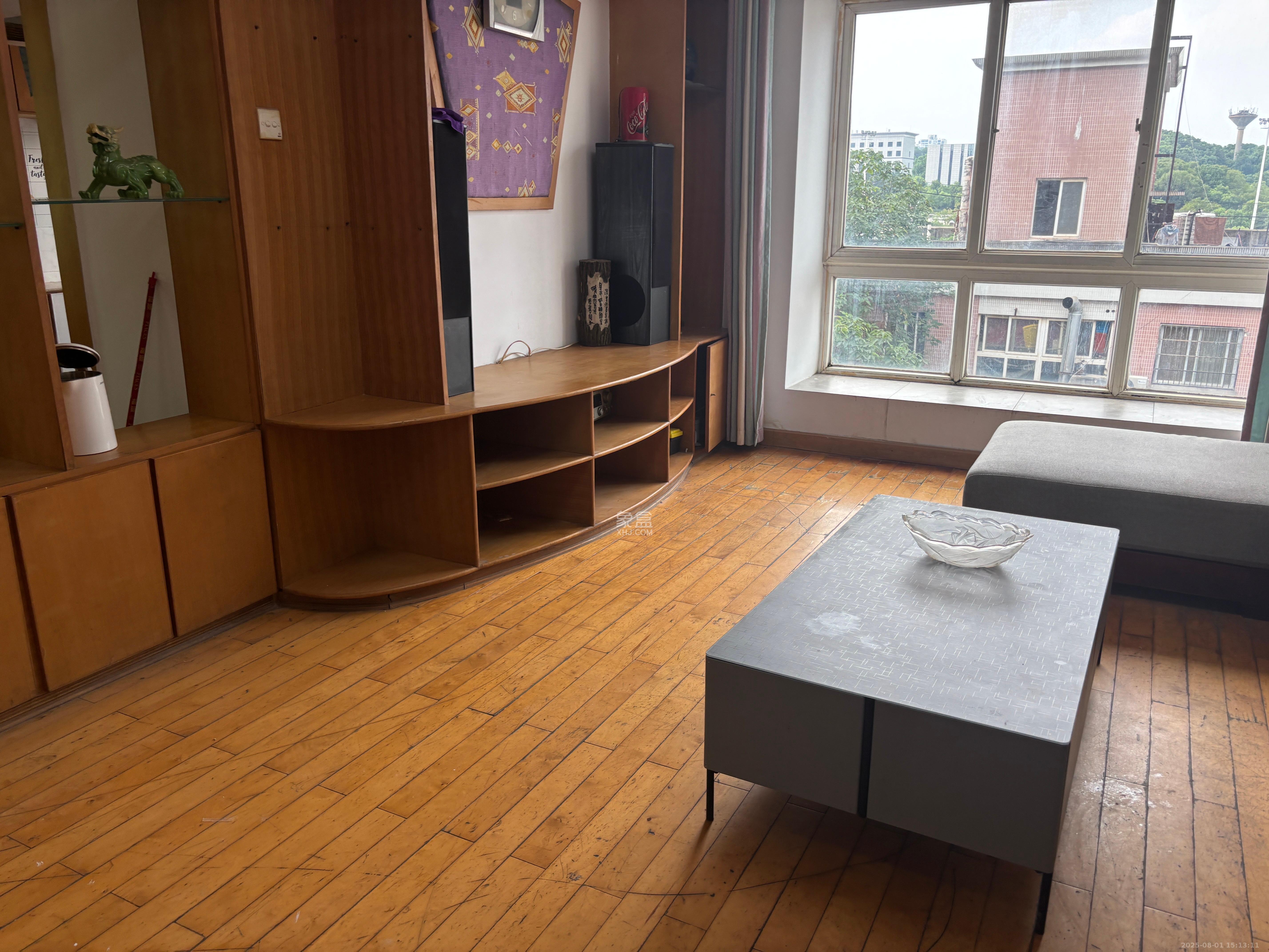 香樟路省委党校  3室2厅1卫    1600.0元/月室内图