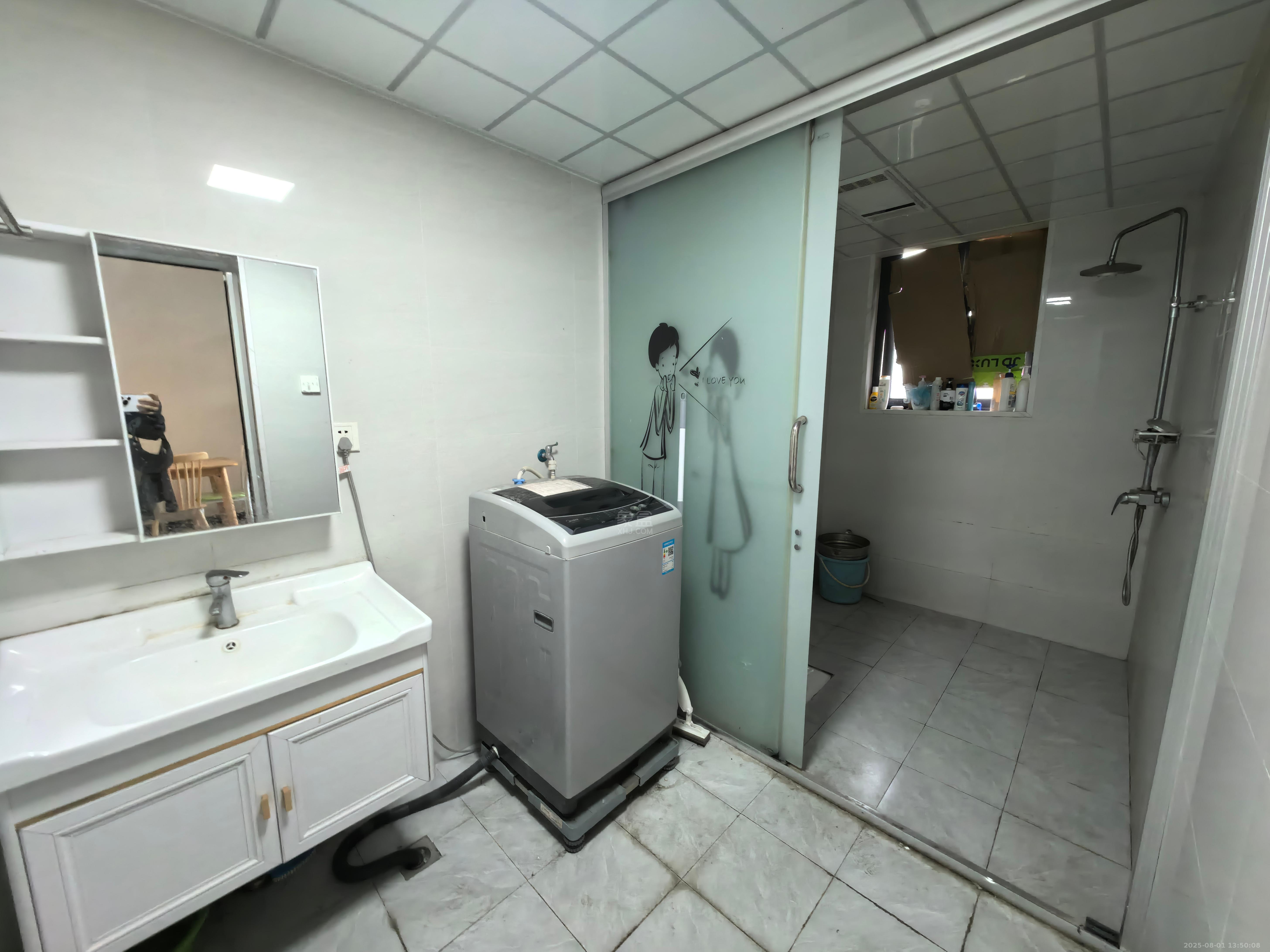 新明B安置小区  4室2厅2卫   1900.00元/月室内图