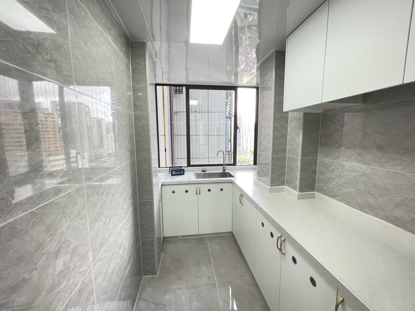 坡博家园一区  4室2厅2卫    180.0万 坡博家园一区  4室2厅2卫    180.0万室内图