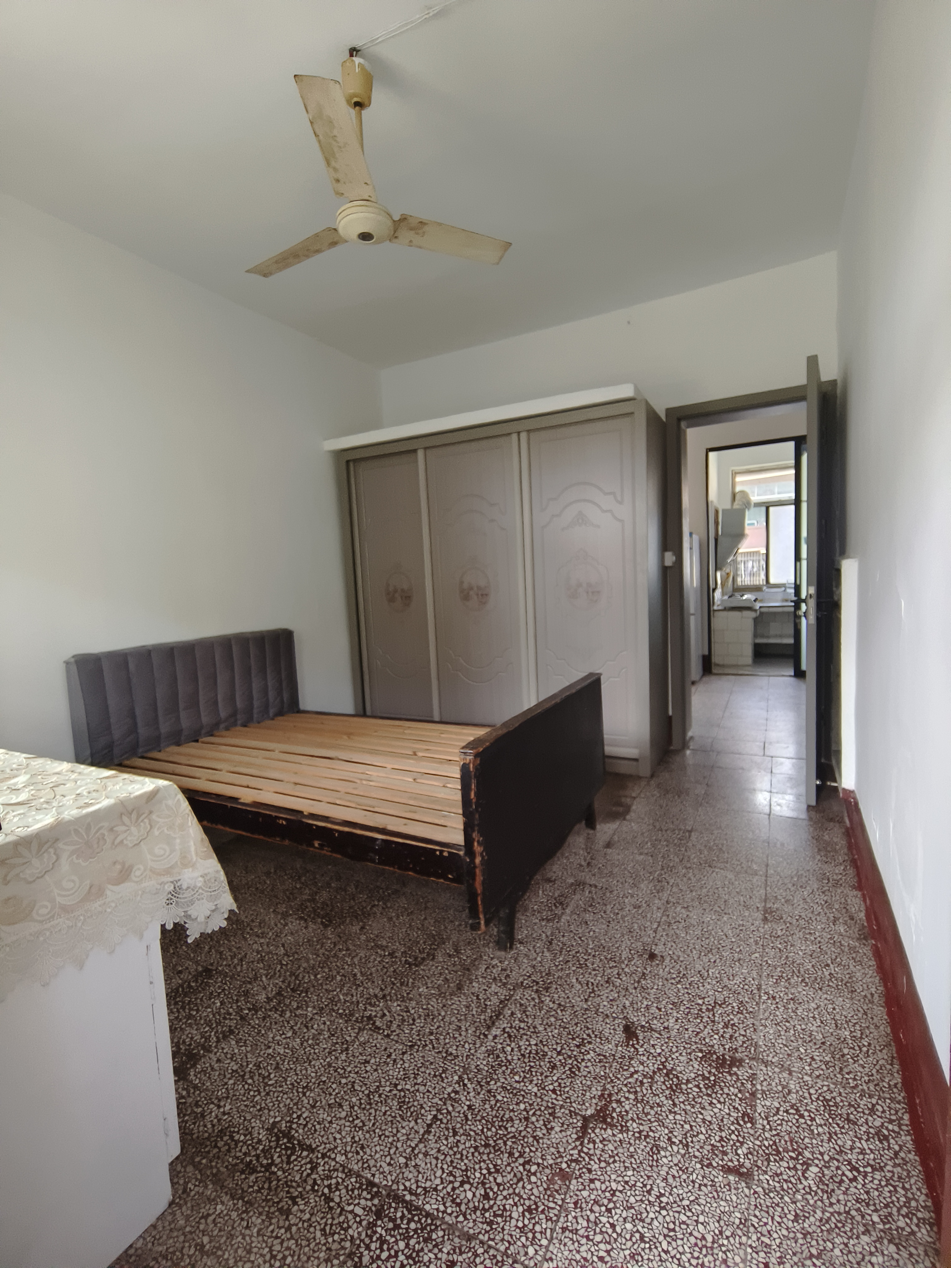 公园社区(青山小区) 2室1厅1卫 18.0万 公园社区(青山小区) 2室1厅1卫 18.0万客厅