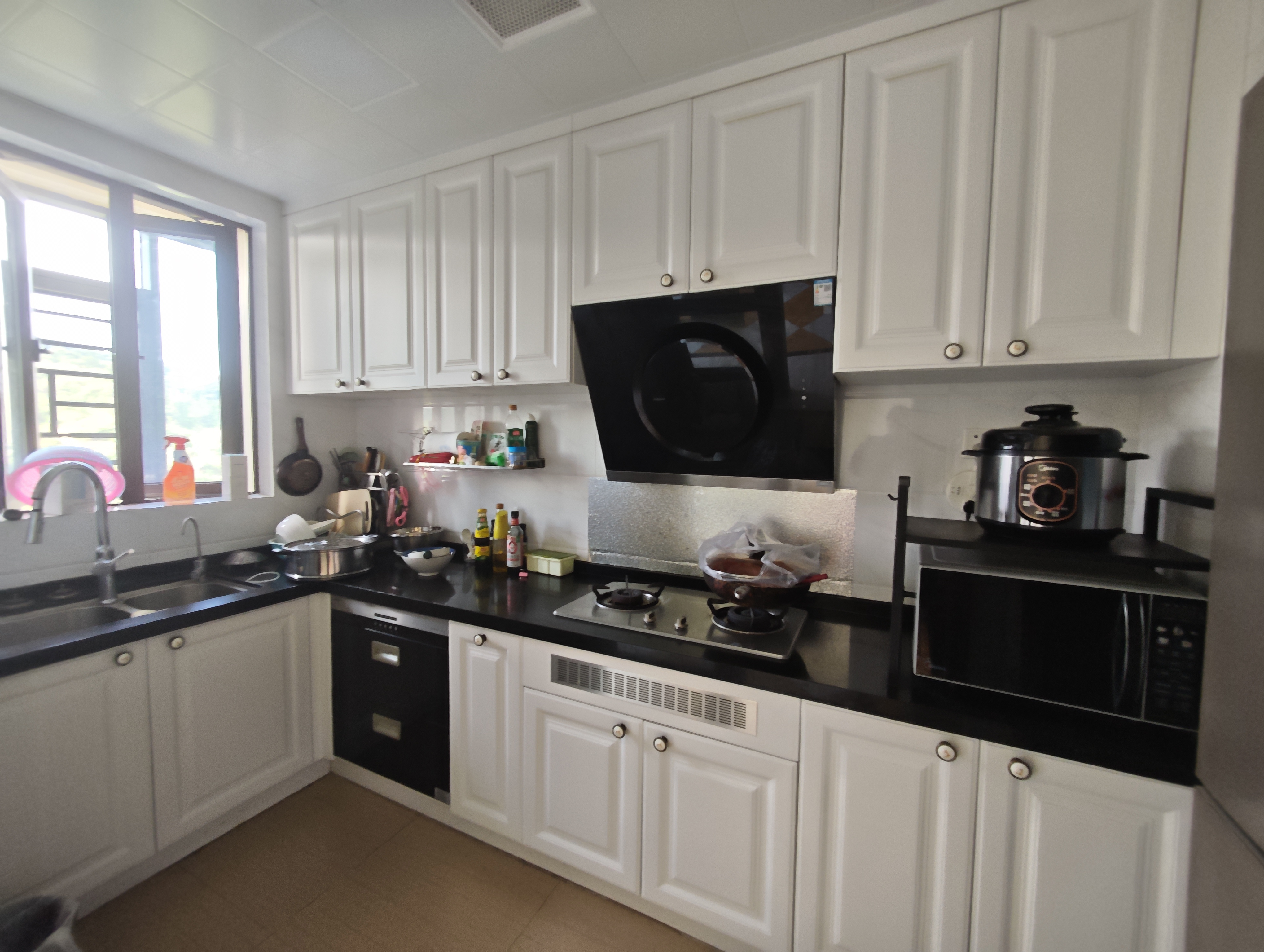 碧桂园豪园-二期 4室2厅2卫 2000.0元/月 碧桂园豪园-二期 4室2厅2卫 2000.0元/月室内图