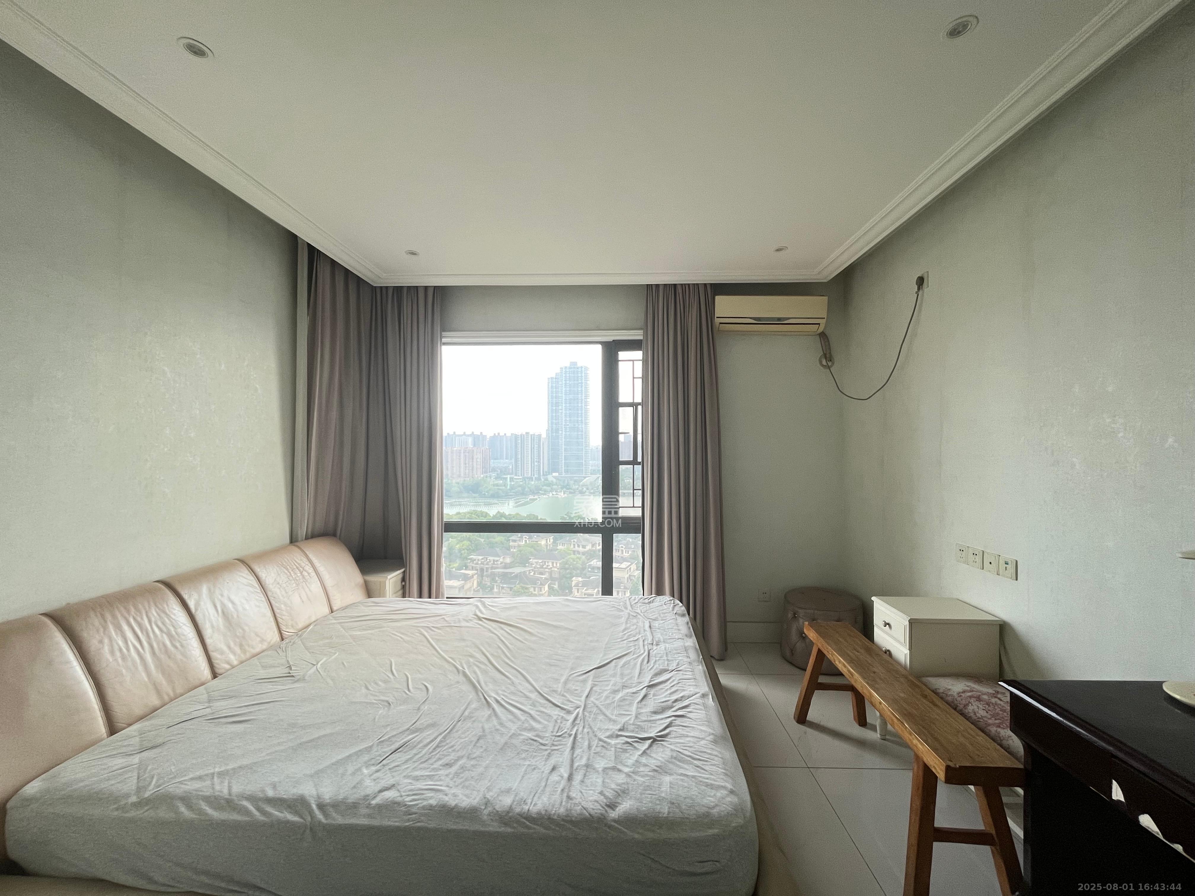 藏珑湖上国际花园 4室2厅2卫 6000.0元/月 藏珑湖上国际花园 4室2厅2卫 6000.0元/月室内图