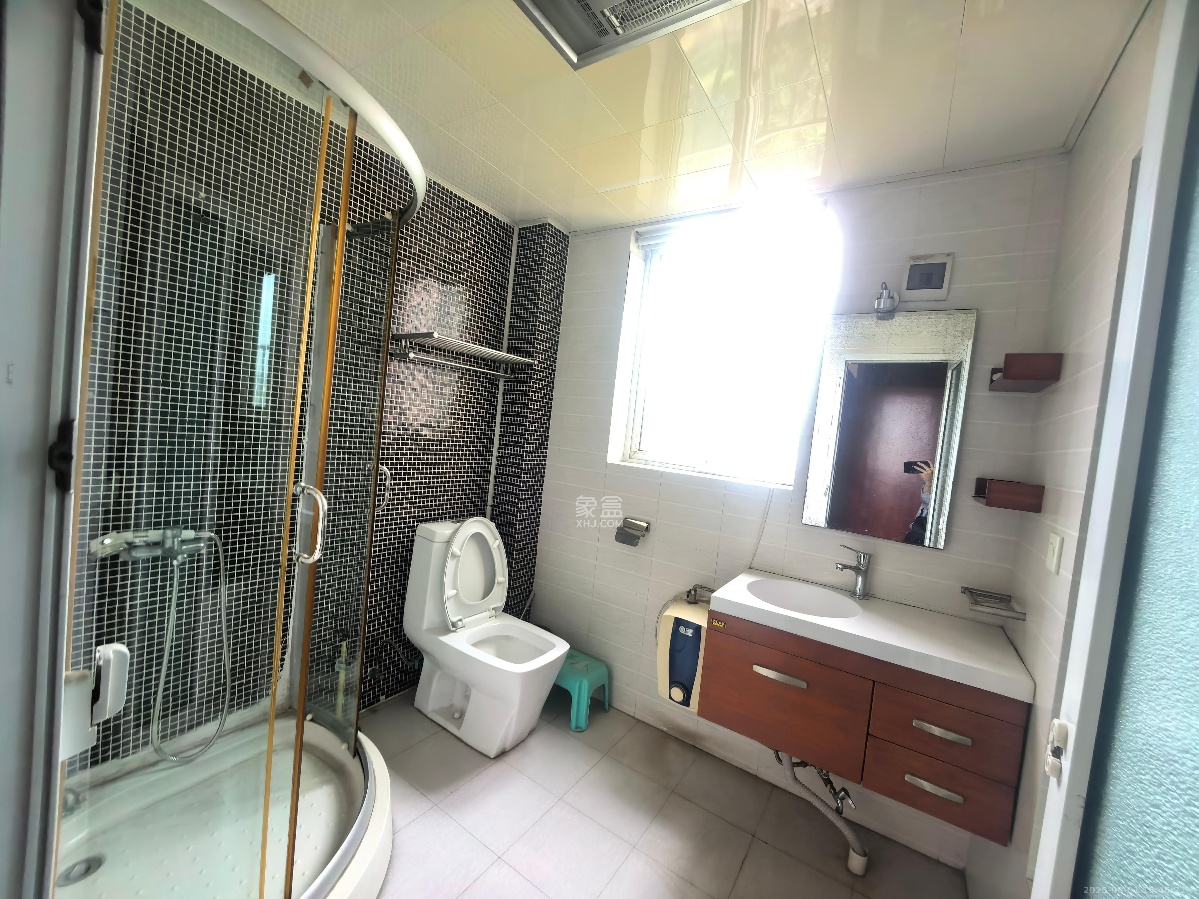 嘉盛华庭(一期、二期、三期)  3室2厅2卫    3000.0元/月 嘉盛华庭(一期、二期、三期)  3室2厅2卫    3000.0元/月室内图