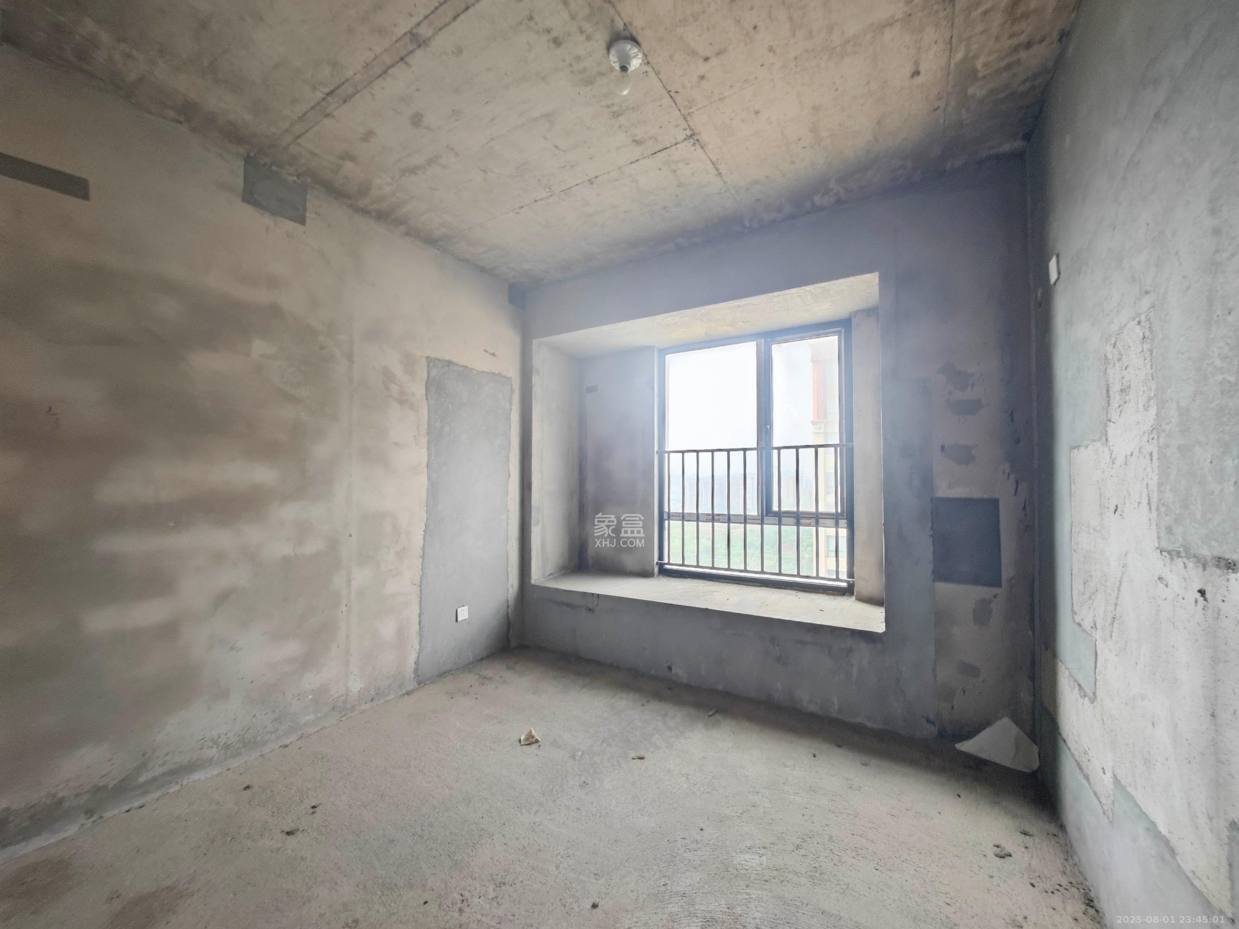 五矿万境蓝山  4室2厅2卫    118.0万卧室