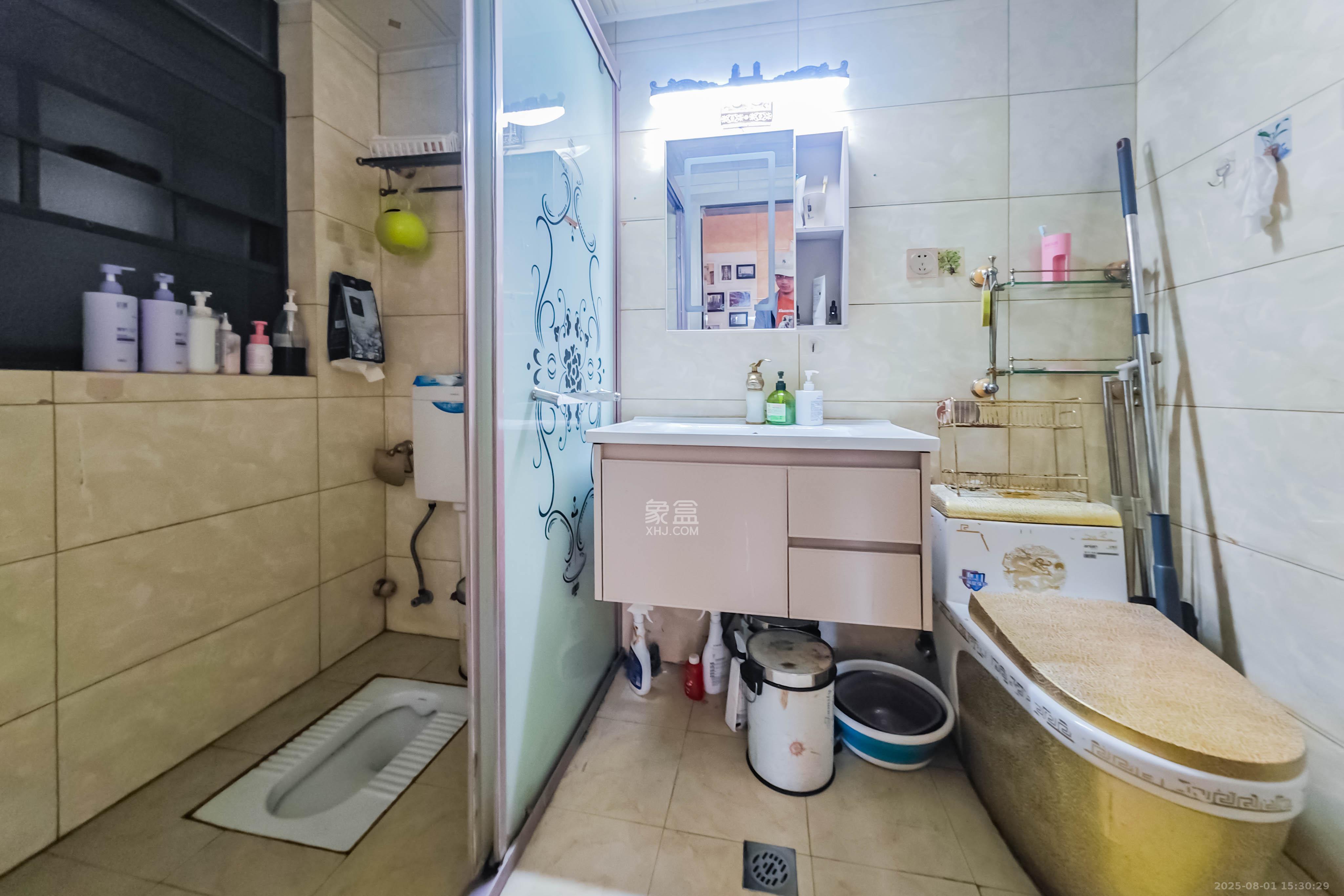 兴旺正佳广场(金石雅苑) 3室2厅1卫 106.0万 兴旺正佳广场(金石雅苑) 3室2厅1卫 106.0万卫生间