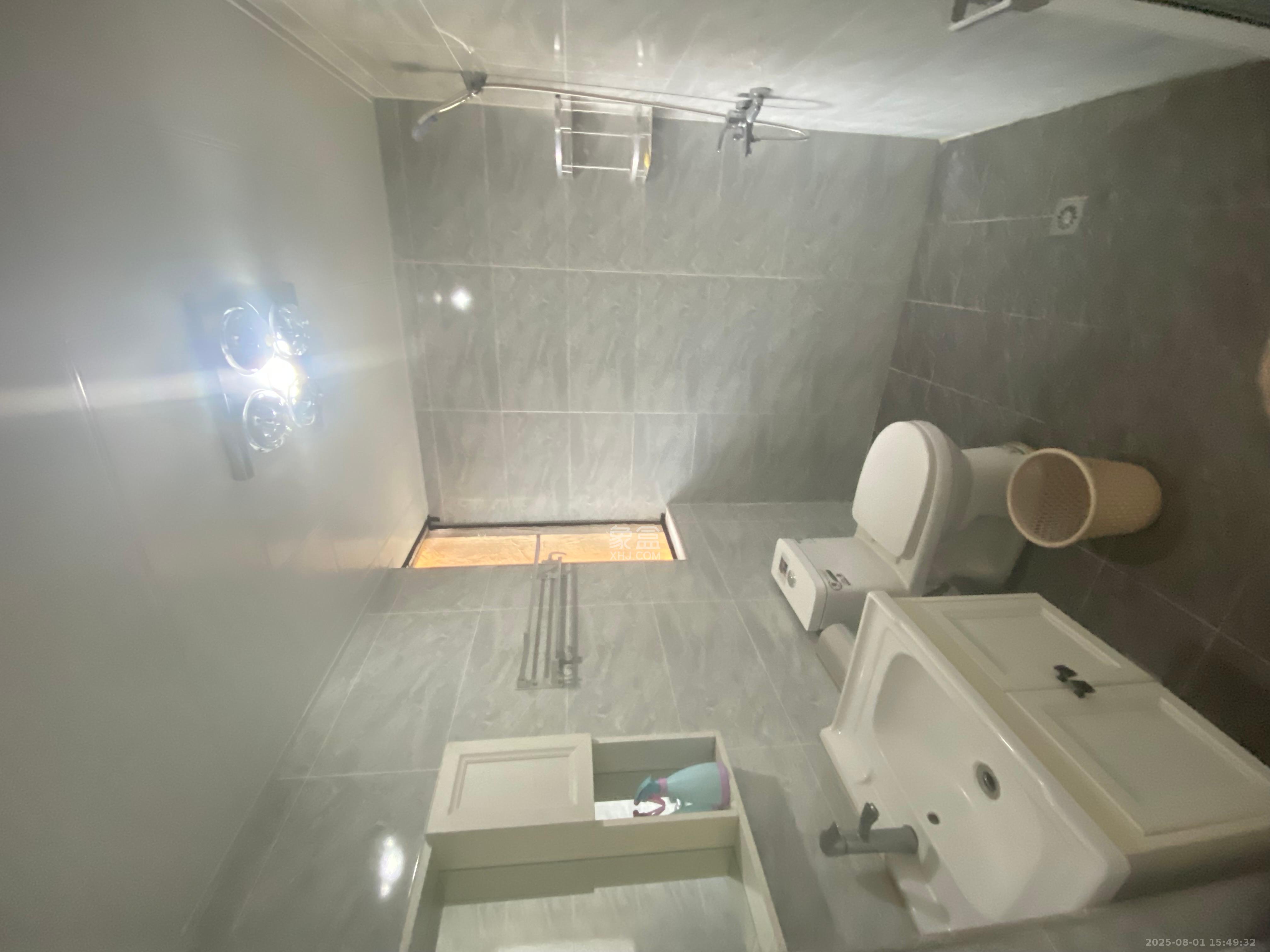 绿地海外滩二期 4室2厅2卫 2300.0元/月 绿地海外滩二期 4室2厅2卫 2300.0元/月室内图