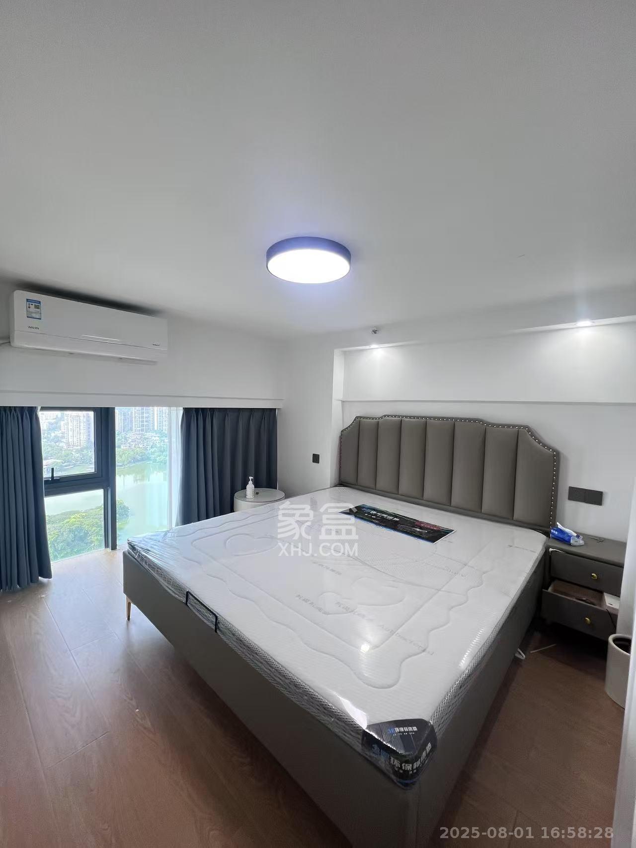 绿地V岛  2室1厅1卫   2200.00元/月室内图