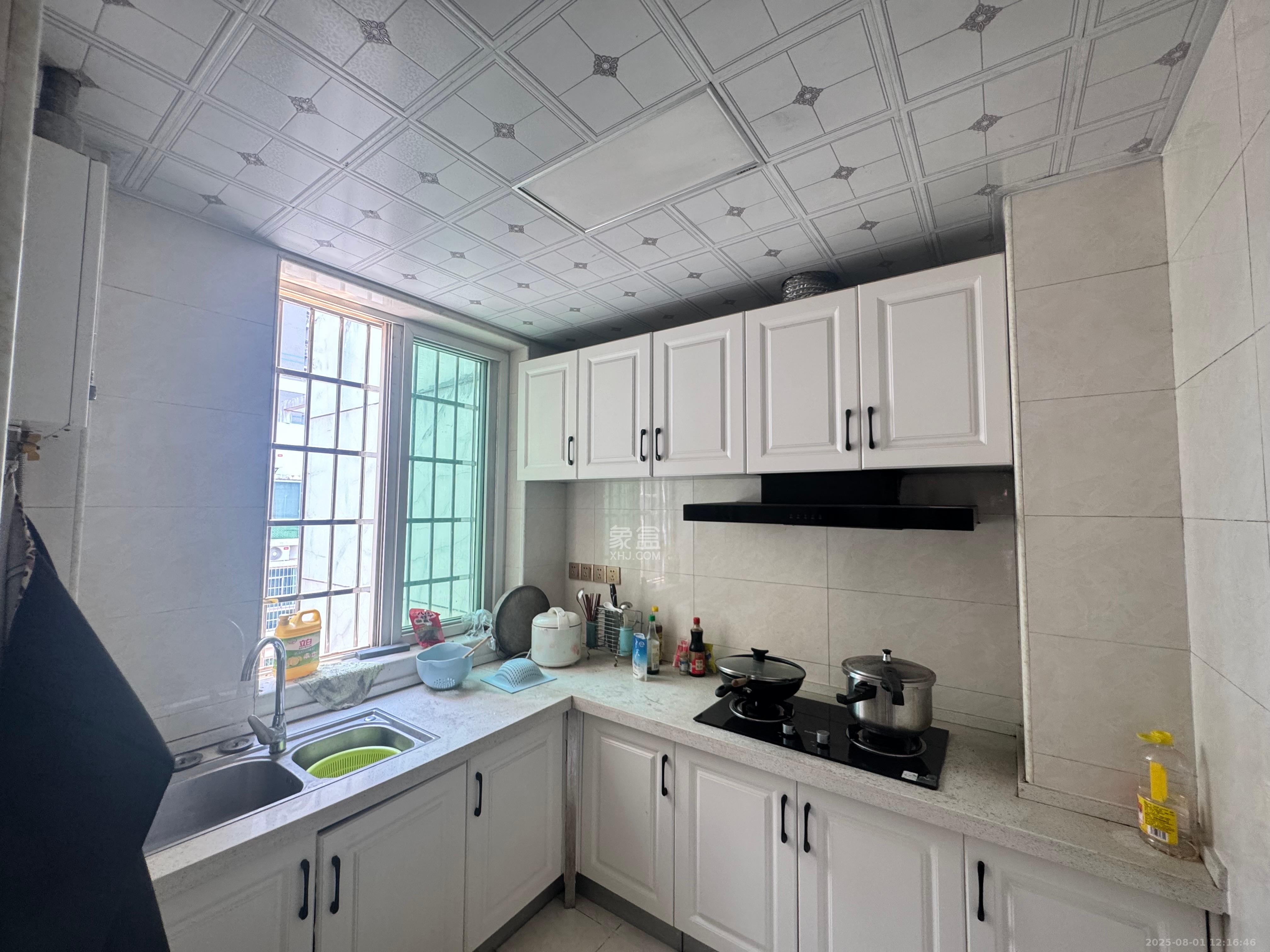 广泰家园  4室2厅2卫    2500.0元/月室内图