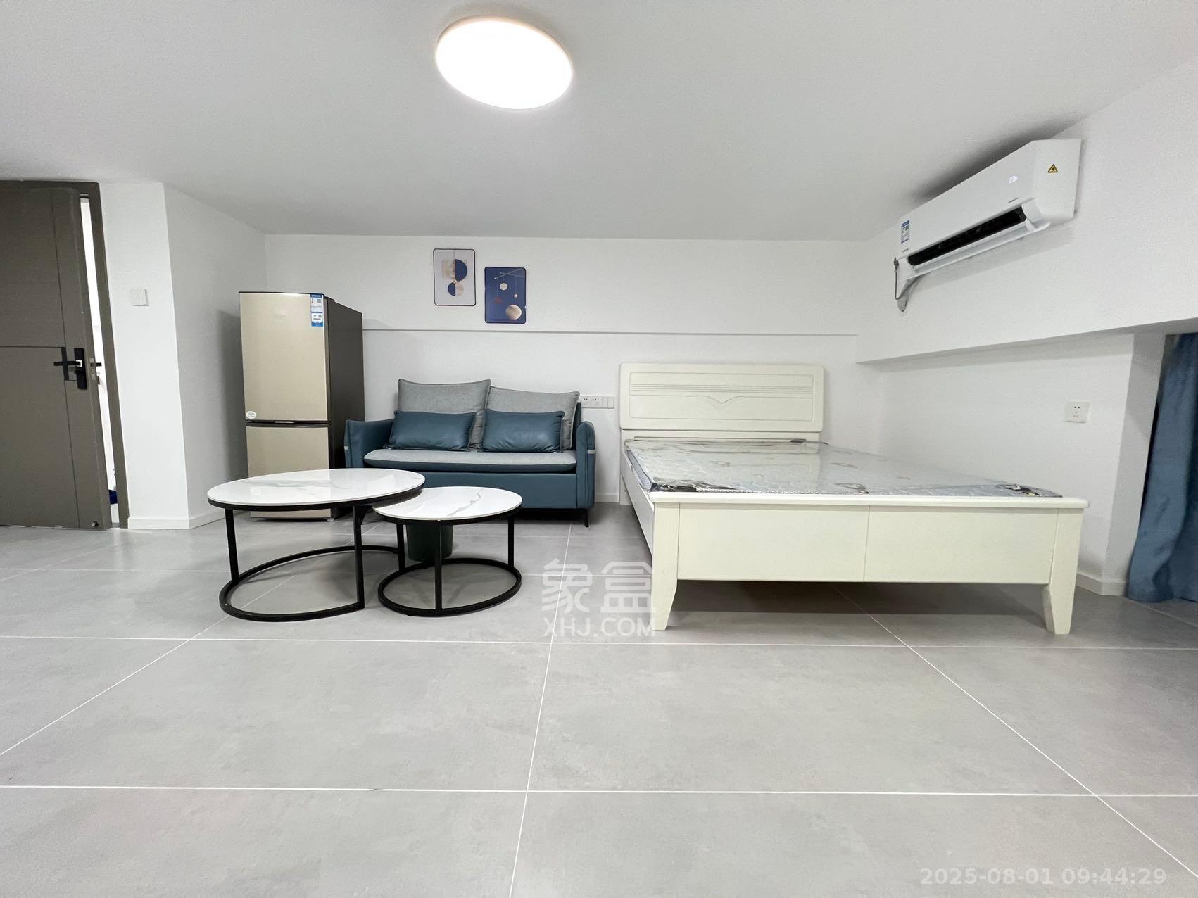 长房时代小镇  1室1厅1卫    1300.0元/月室内图