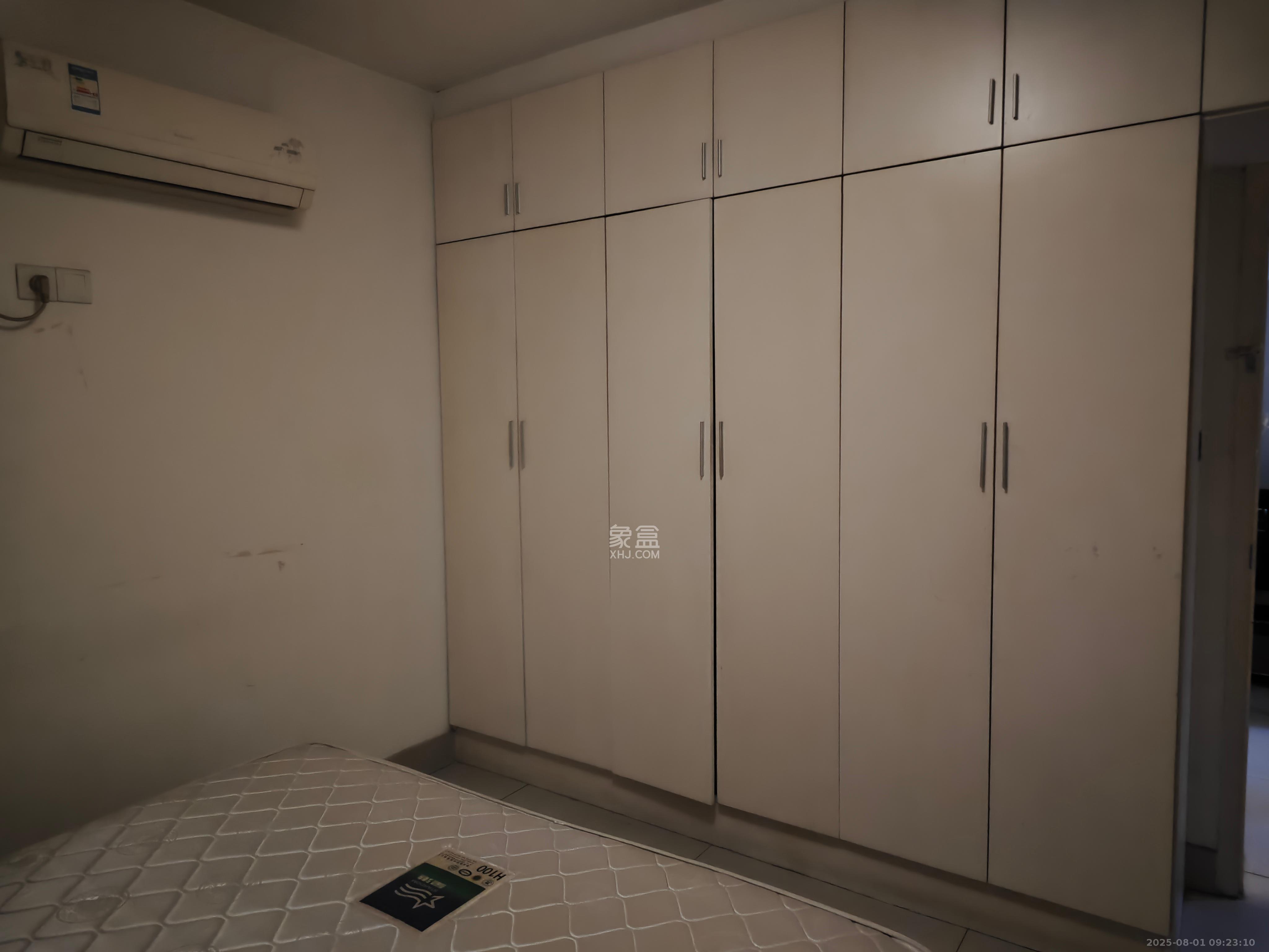 恩瑞麓山名园(龙王港小区) 4室2厅2卫 3000.0元/月 恩瑞麓山名园(龙王港小区) 4室2厅2卫 3000.0元/月室内图