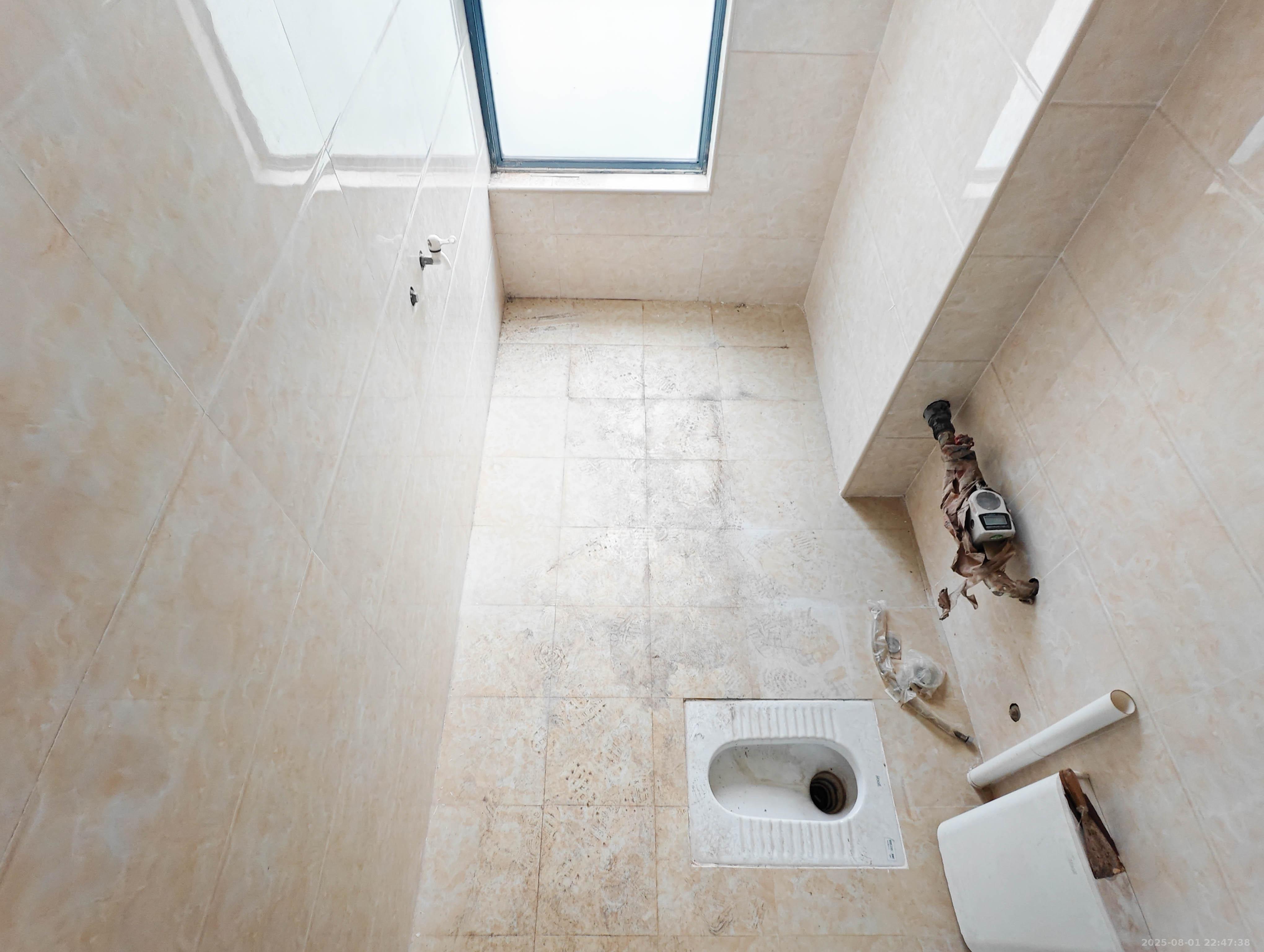 五矿紫湖香醍 4室2厅2卫 100.0万 五矿紫湖香醍 4室2厅2卫 100.0万卫生间