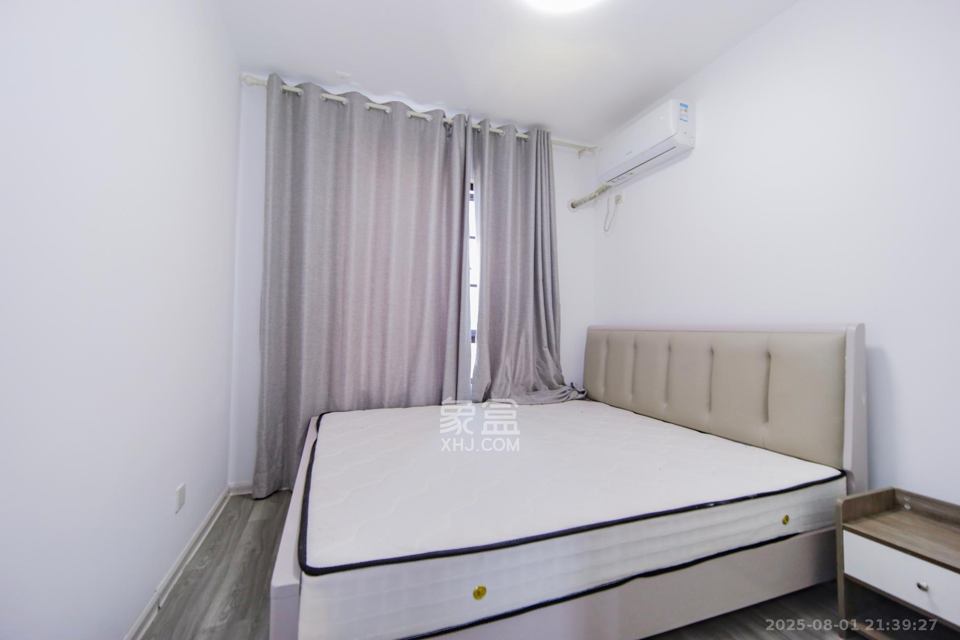 鑫苑木莲世家  4室2厅2卫    140.0万卧室