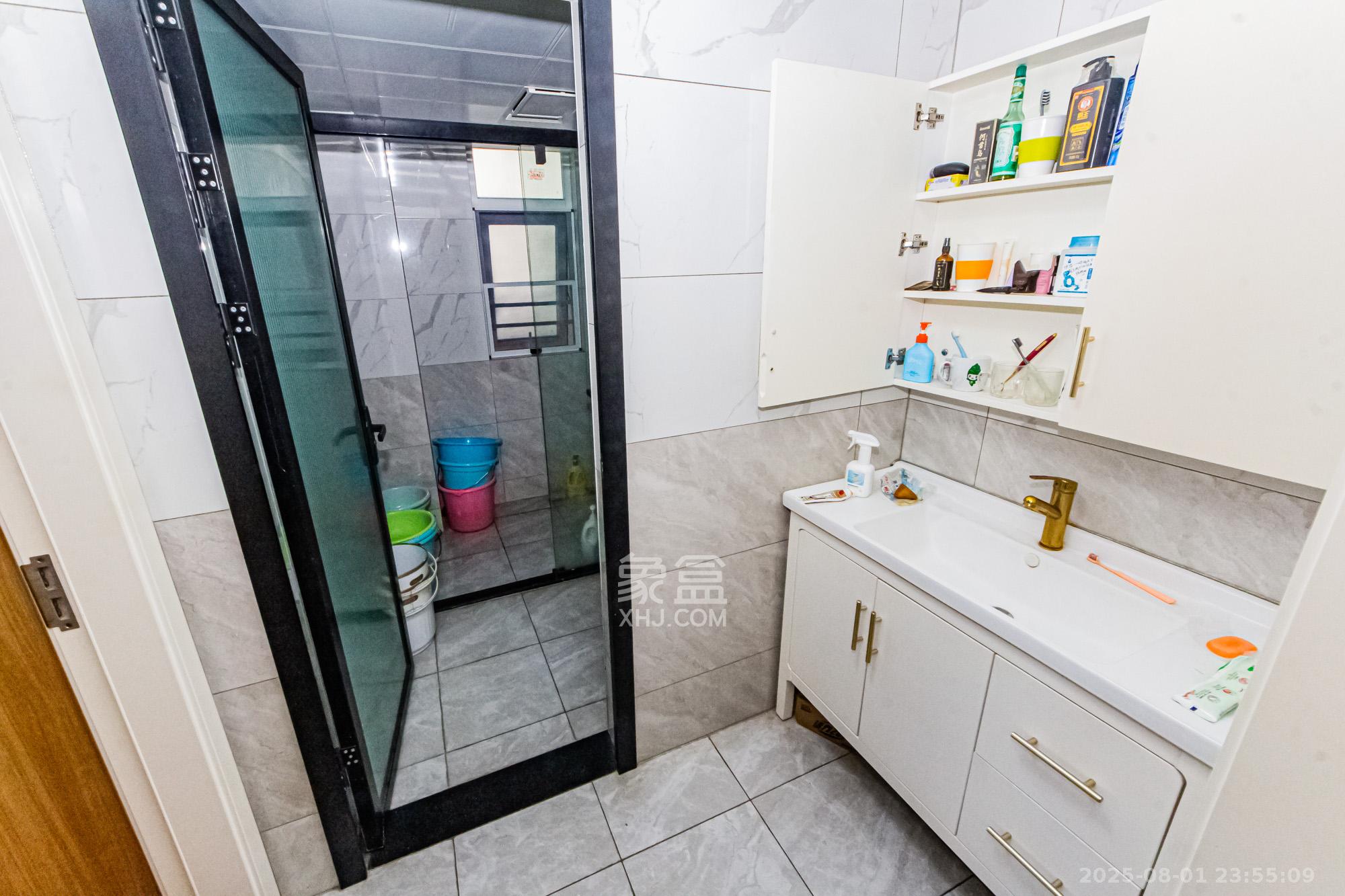 北辰三角洲C3区  3室2厅2卫    165.0万 北辰三角洲C3区  3室2厅2卫    165.0万卫生间