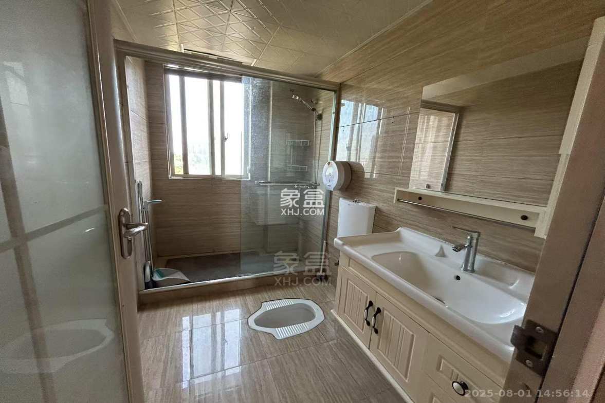 山河锦园 4室2厅2卫 2000.0元/月 山河锦园 4室2厅2卫 2000.0元/月室内图