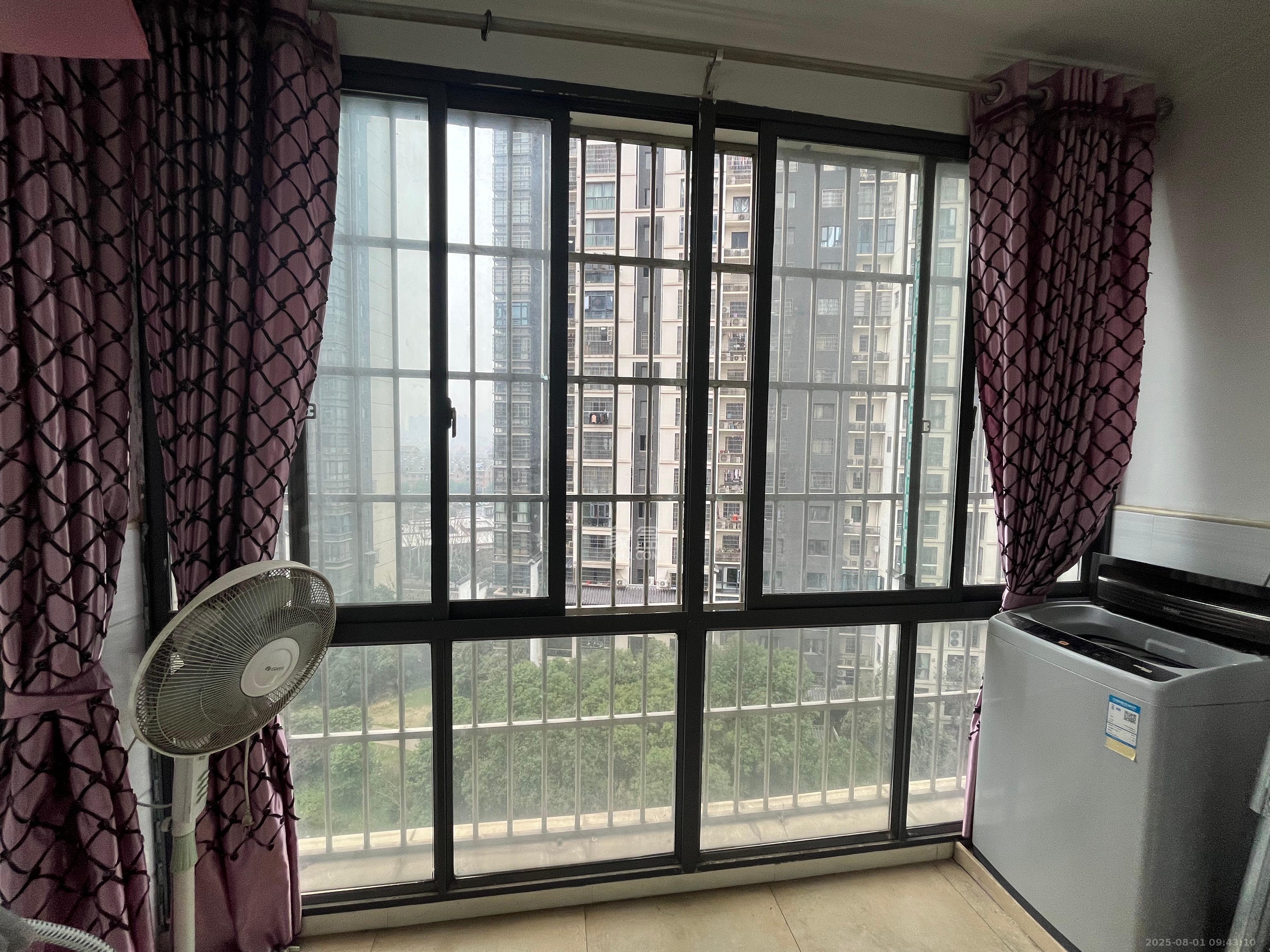 嘉宇盛世华章 3室2厅2卫 3500.0元/月 嘉宇盛世华章 3室2厅2卫 3500.0元/月室内图