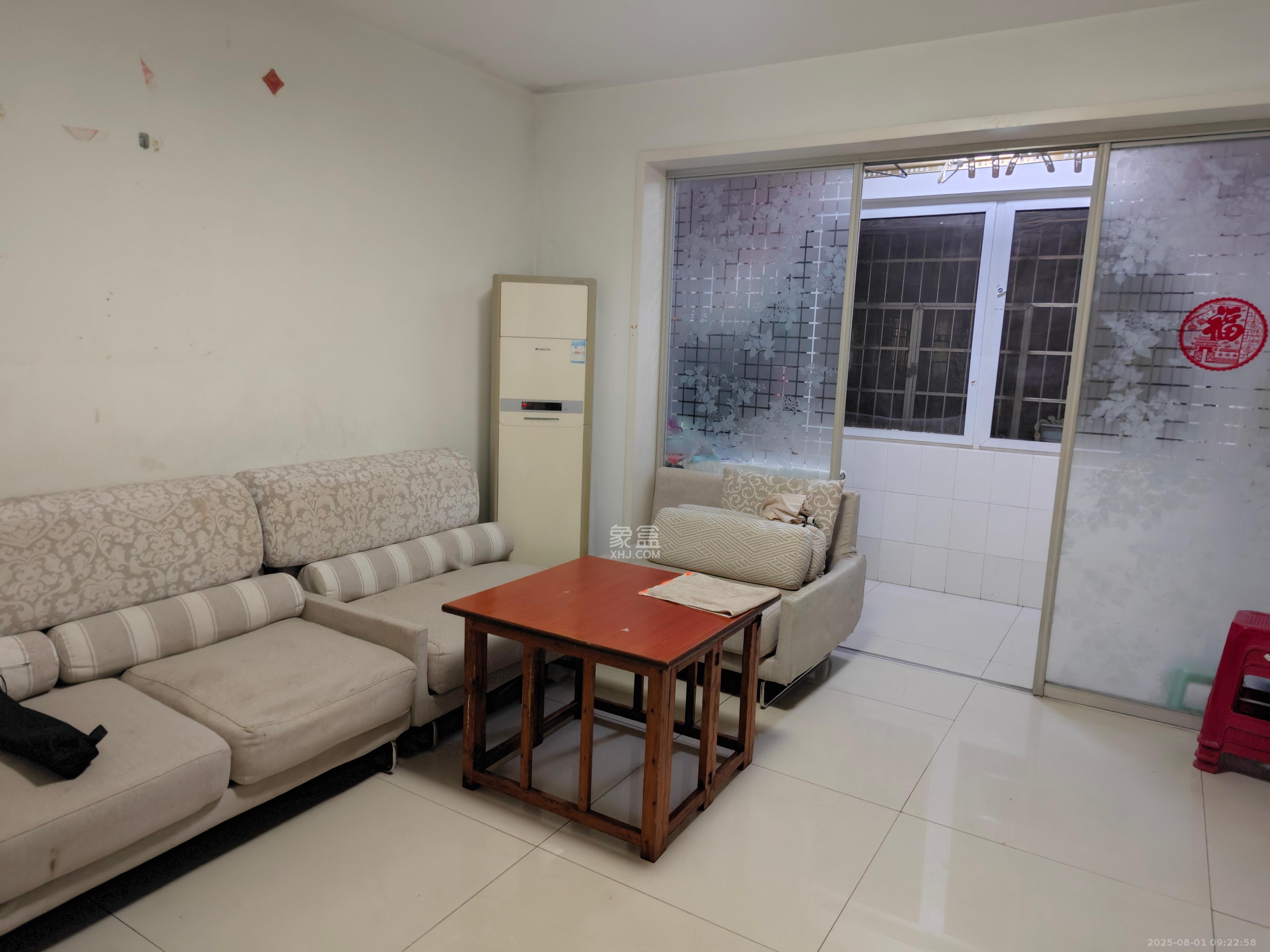 恩瑞麓山名园(龙王港小区) 4室2厅2卫 3000.0元/月 恩瑞麓山名园(龙王港小区) 4室2厅2卫 3000.0元/月室内图