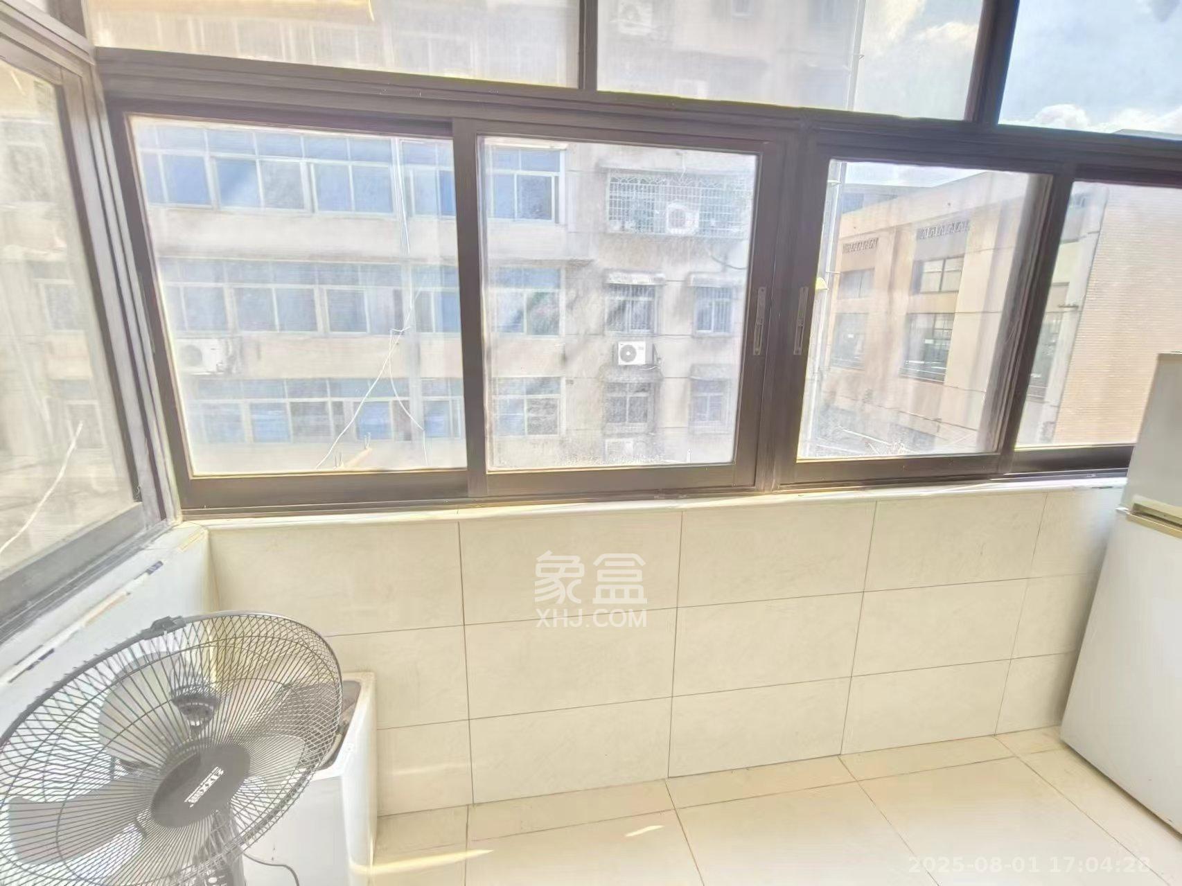 营盘东路、营盘西路散盘 2室1厅1卫 2000.0元/月 营盘东路、营盘西路散盘 2室1厅1卫 2000.0元/月室内图