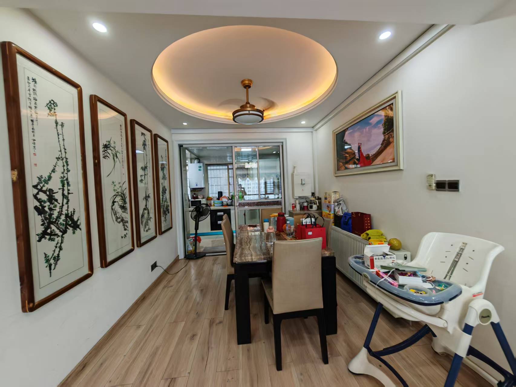 娄星东苑 4室2厅2卫 88.8万 娄星东苑 4室2厅2卫 88.8万客厅