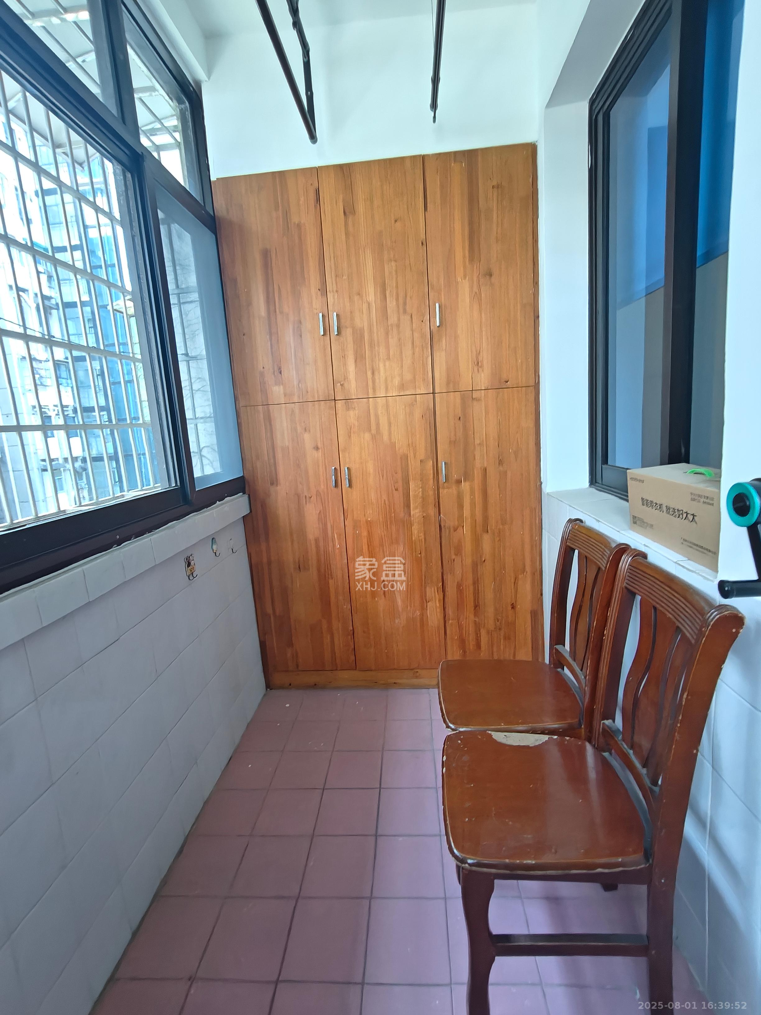 解放东路建行宿舍  3室1厅1卫    2500.0元/月室内图