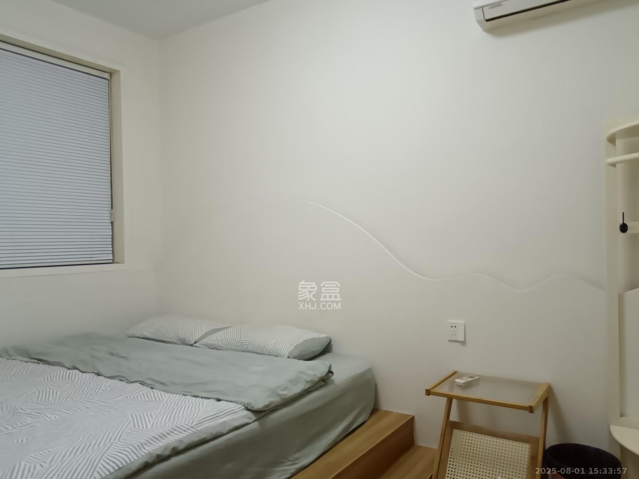 中天广场  1室1厅1卫    2400.0元/月室内图