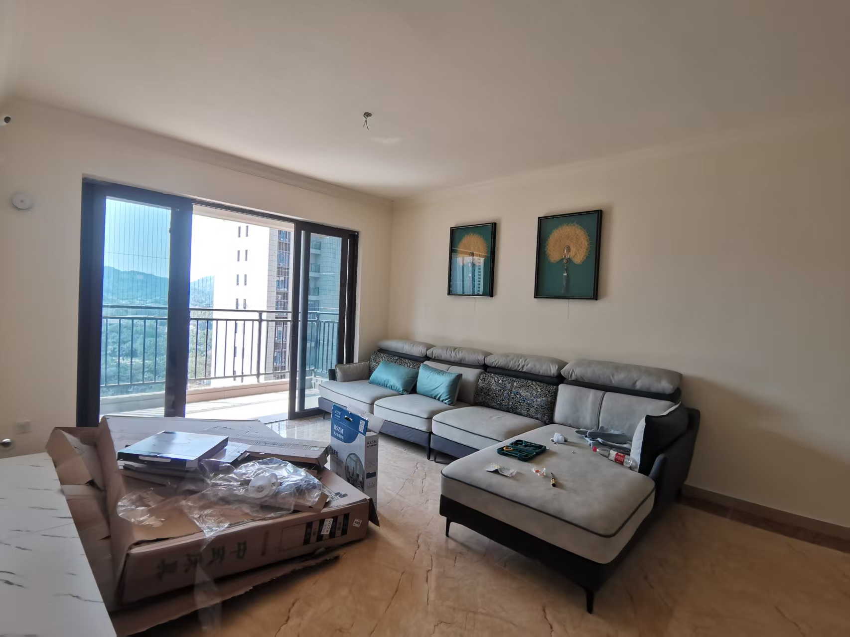 碧桂园豪园-二期 3室2厅2卫 1600.0元/月 碧桂园豪园-二期 3室2厅2卫 1600.0元/月室内图