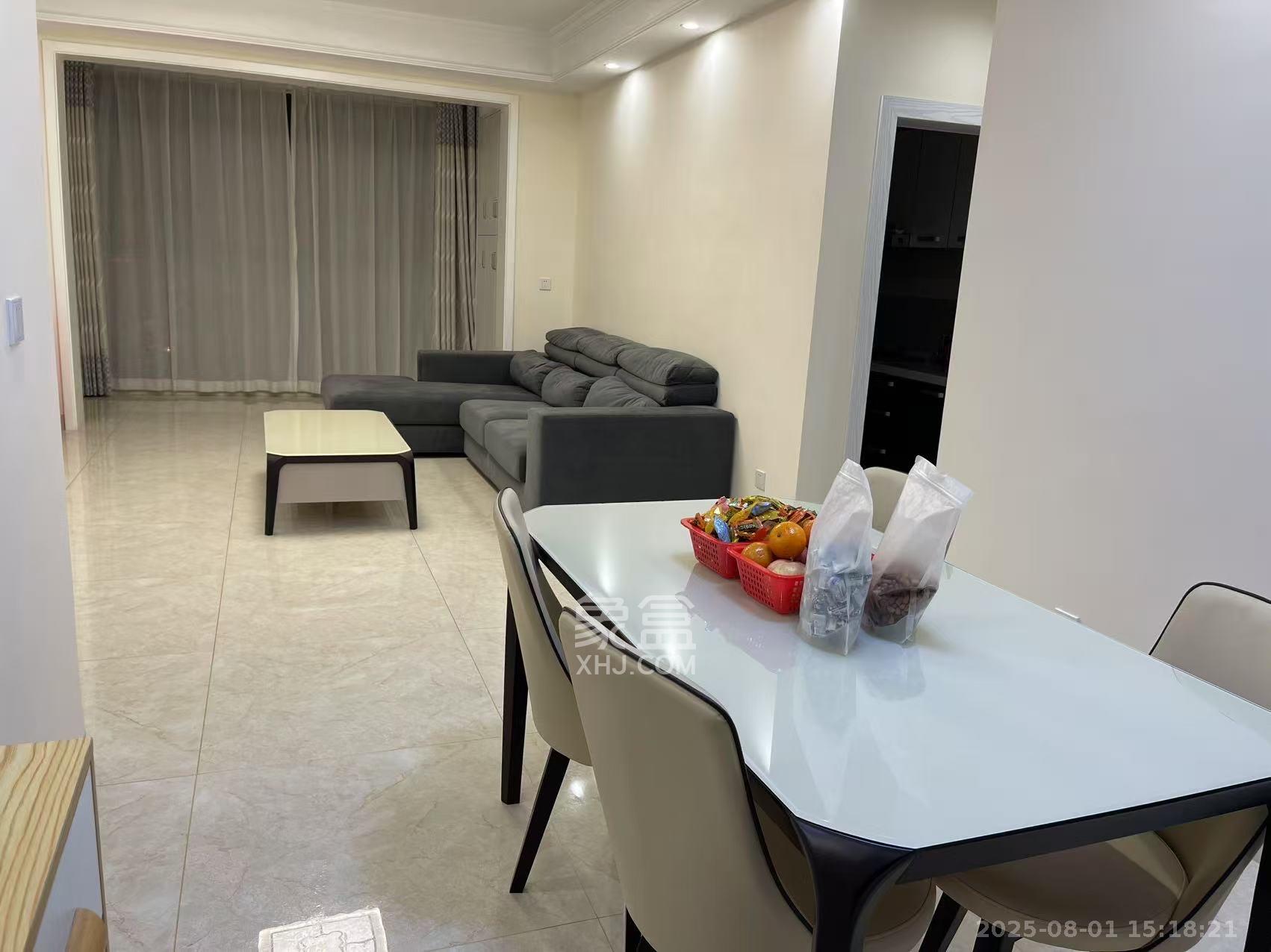 润芳园 4室2厅2卫 2800.0元/月 润芳园 4室2厅2卫 2800.0元/月室内图