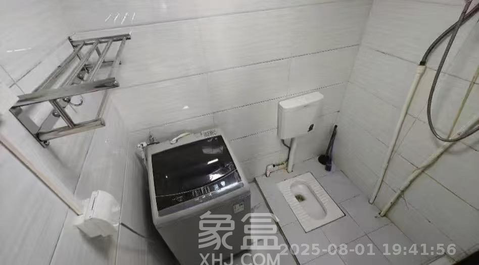 湖南财富中心  1室1厅1卫    1100.0元/月室内图