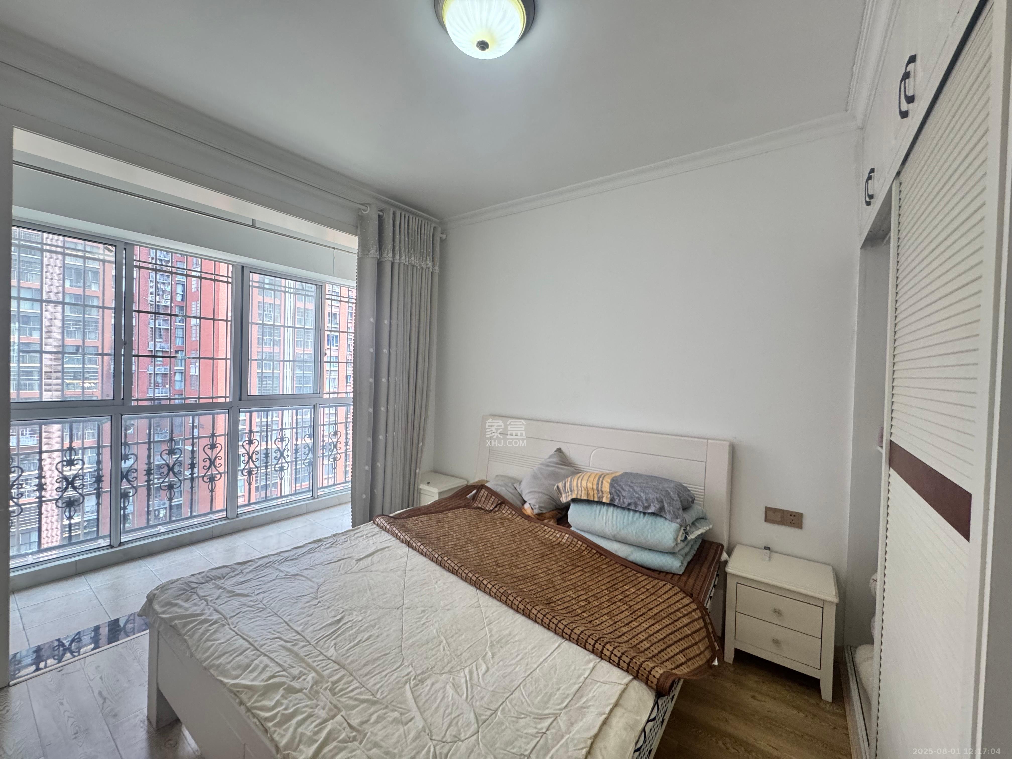 广泰家园  4室2厅2卫    2500.0元/月室内图