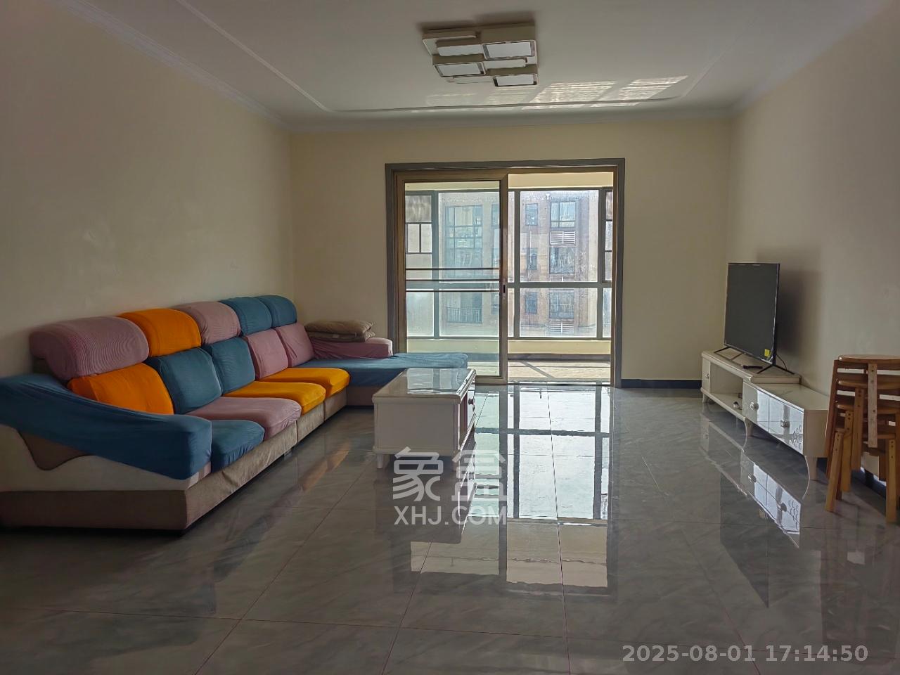 和美星城  4室2厅2卫    2700.0元/月 和美星城  4室2厅2卫    2700.0元/月室内图