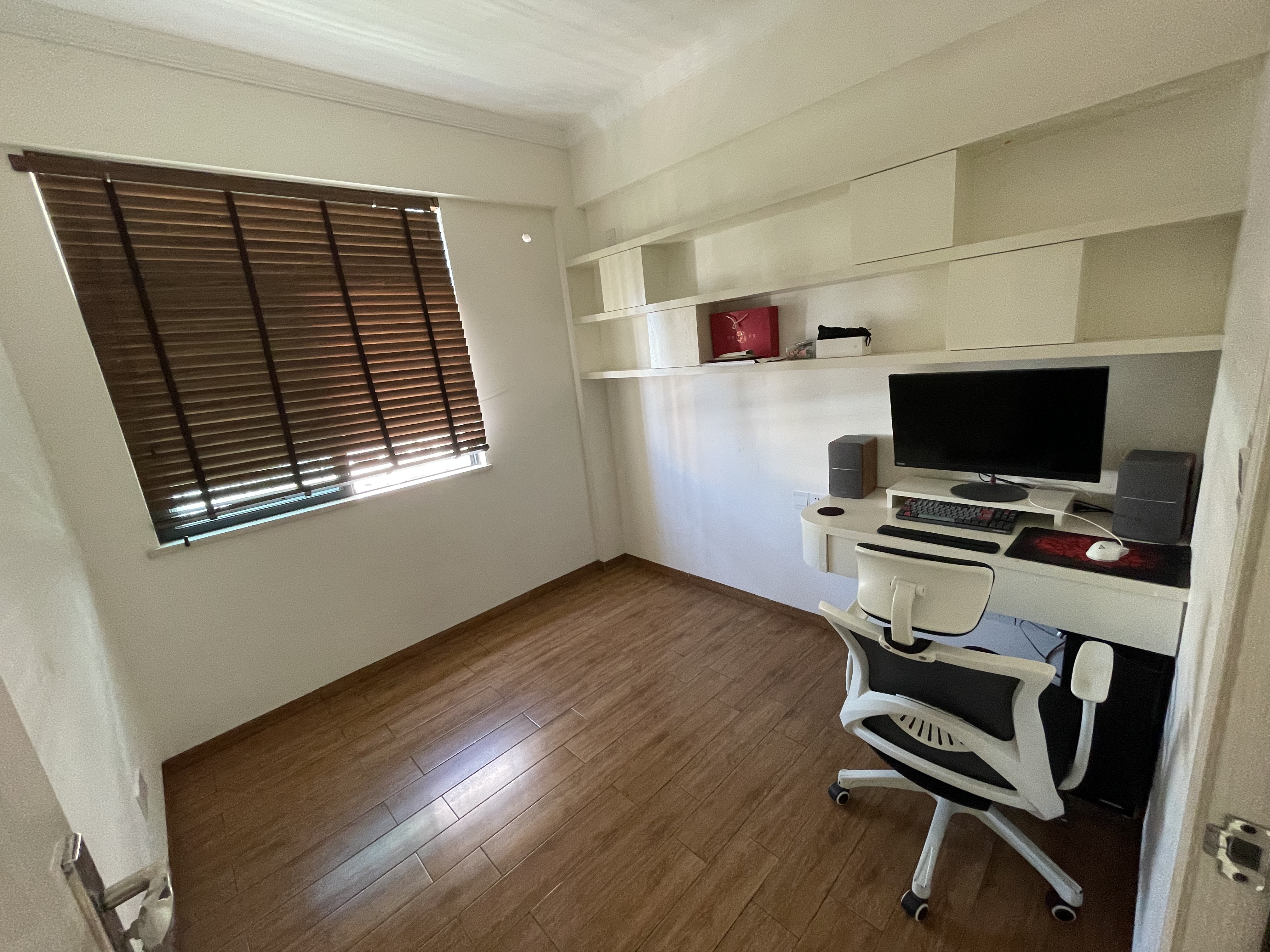 海南省汽车制配厂宿舍(海秀路汽车西站旁)  3室2厅1卫    2500.0元/月 海南省汽车制配厂宿舍(海秀路汽车西站旁)  3室2厅1卫    2500.0元/月室内图