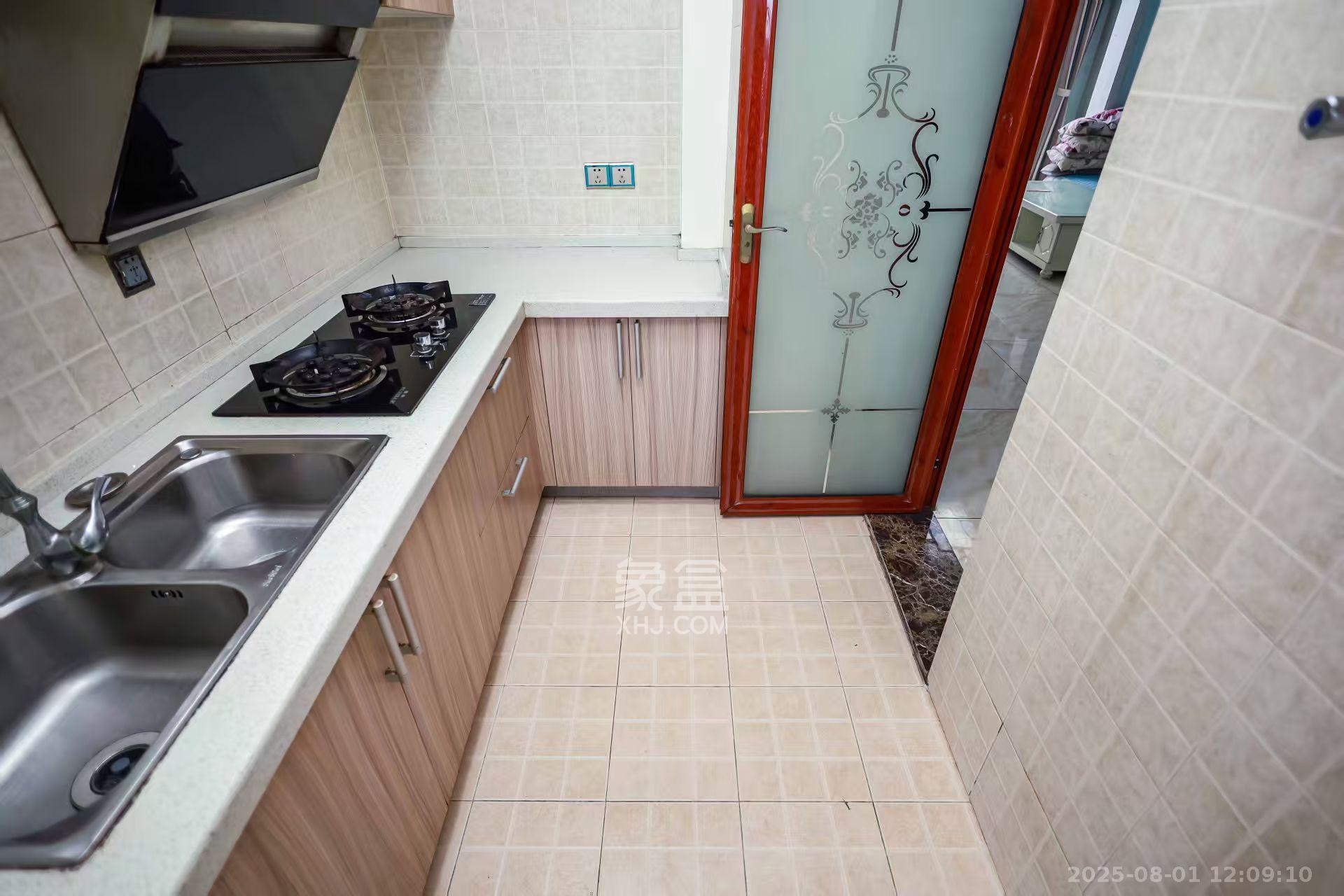 卓越蔚蓝海岸三期 3室2厅1卫 2400.0元/月 卓越蔚蓝海岸三期 3室2厅1卫 2400.0元/月室内图