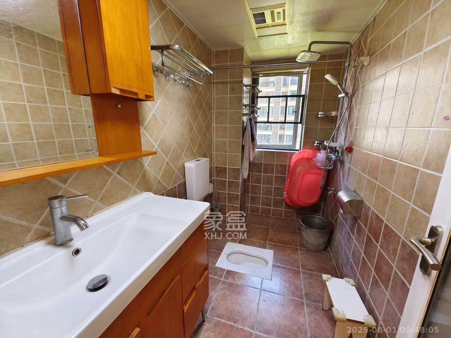 中建芙蓉嘉苑  4室2厅2卫    3000.0元/月室内图