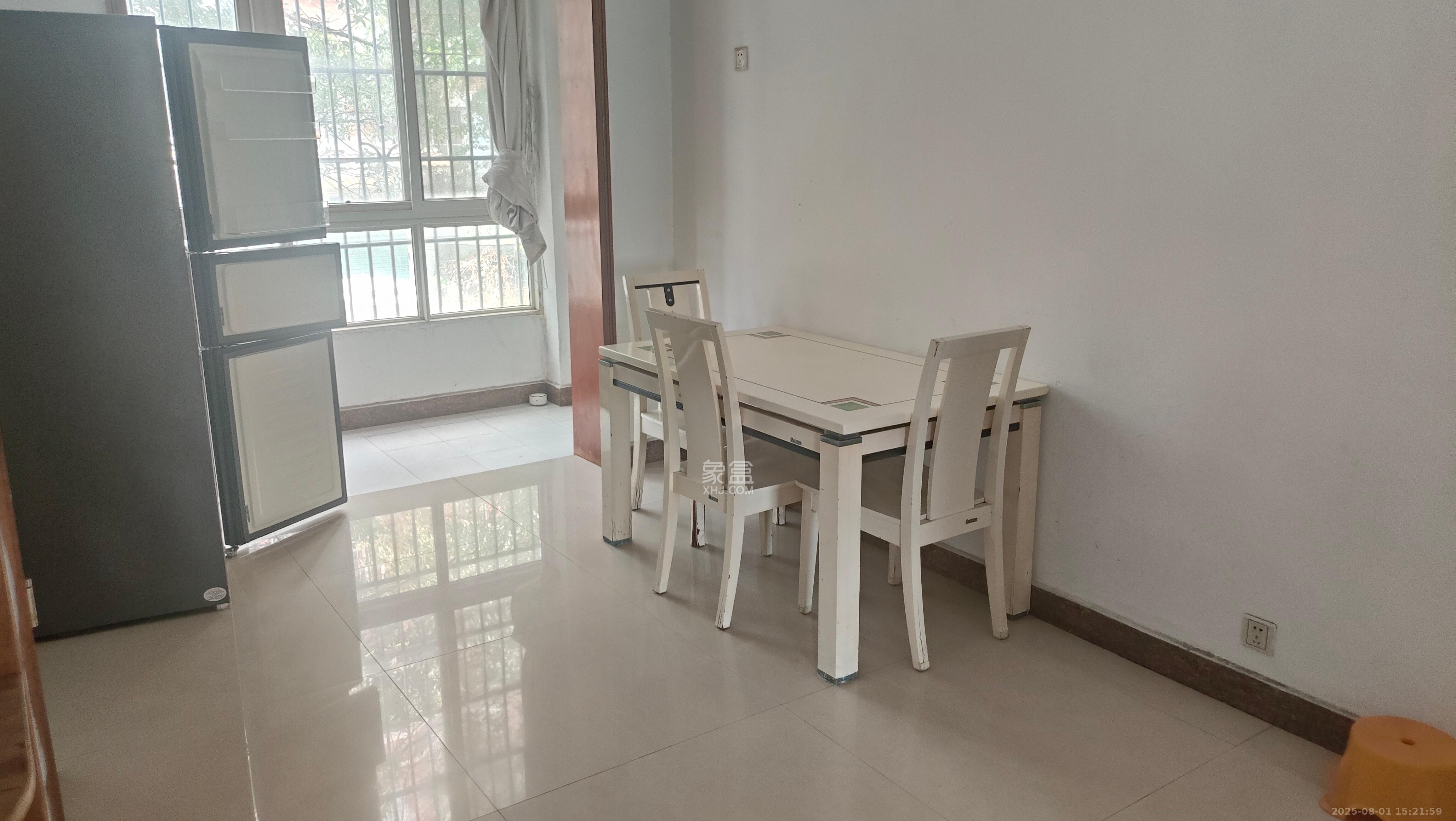 山水人家三期 3室2厅2卫 1800.0元/月 山水人家三期 3室2厅2卫 1800.0元/月室内图