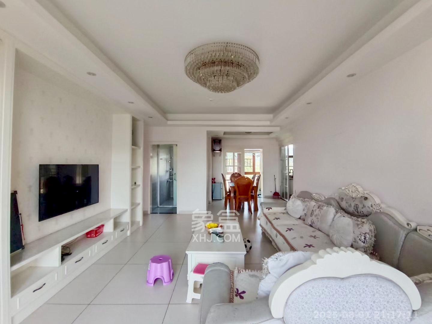 卓越麓山别墅(麓山峰境产权麓山花苑) 4室2厅2卫 2200.0元/月 卓越麓山别墅(麓山峰境产权麓山花苑) 4室2厅2卫 2200.0元/月室内图