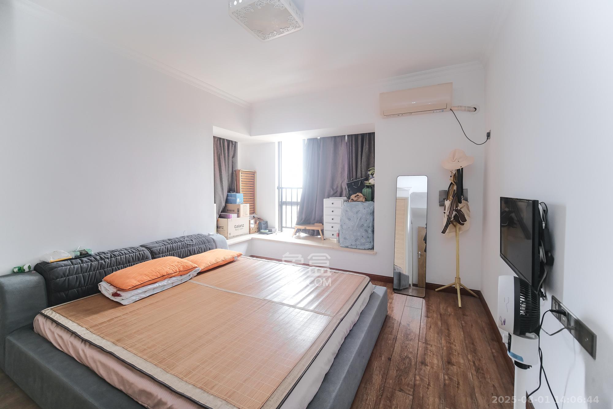 好望谷  3室2厅2卫    72.0万 好望谷  3室2厅2卫    72.0万卧室