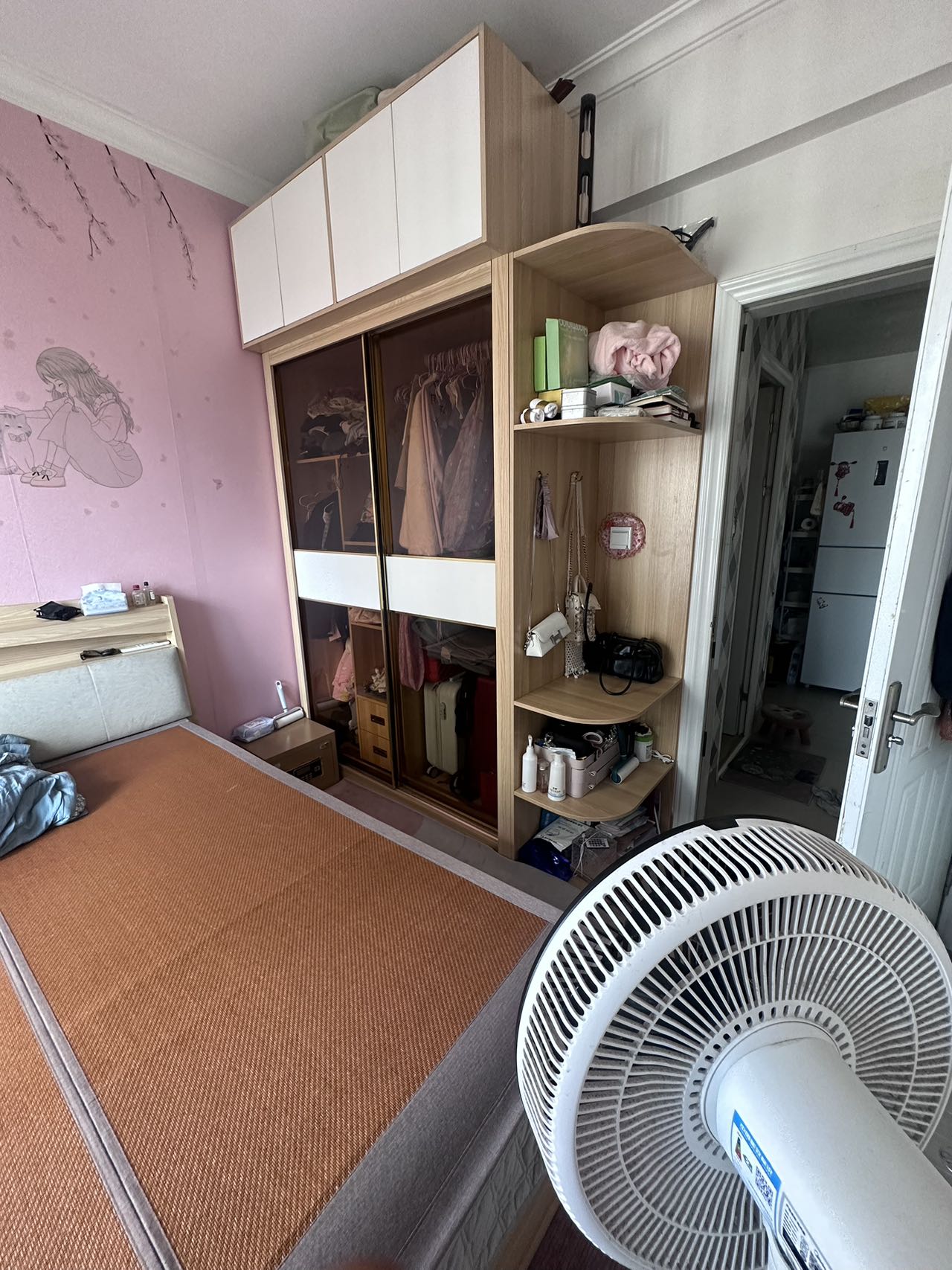 乾坤湖龙昆花园  1室0厅0卫    86.0万客厅