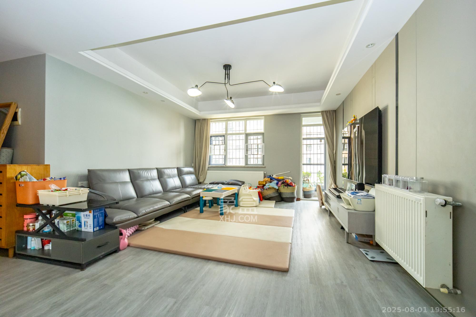 鹏基诺亚山林 3室2厅2卫 95.0万 鹏基诺亚山林 3室2厅2卫 95.0万客厅