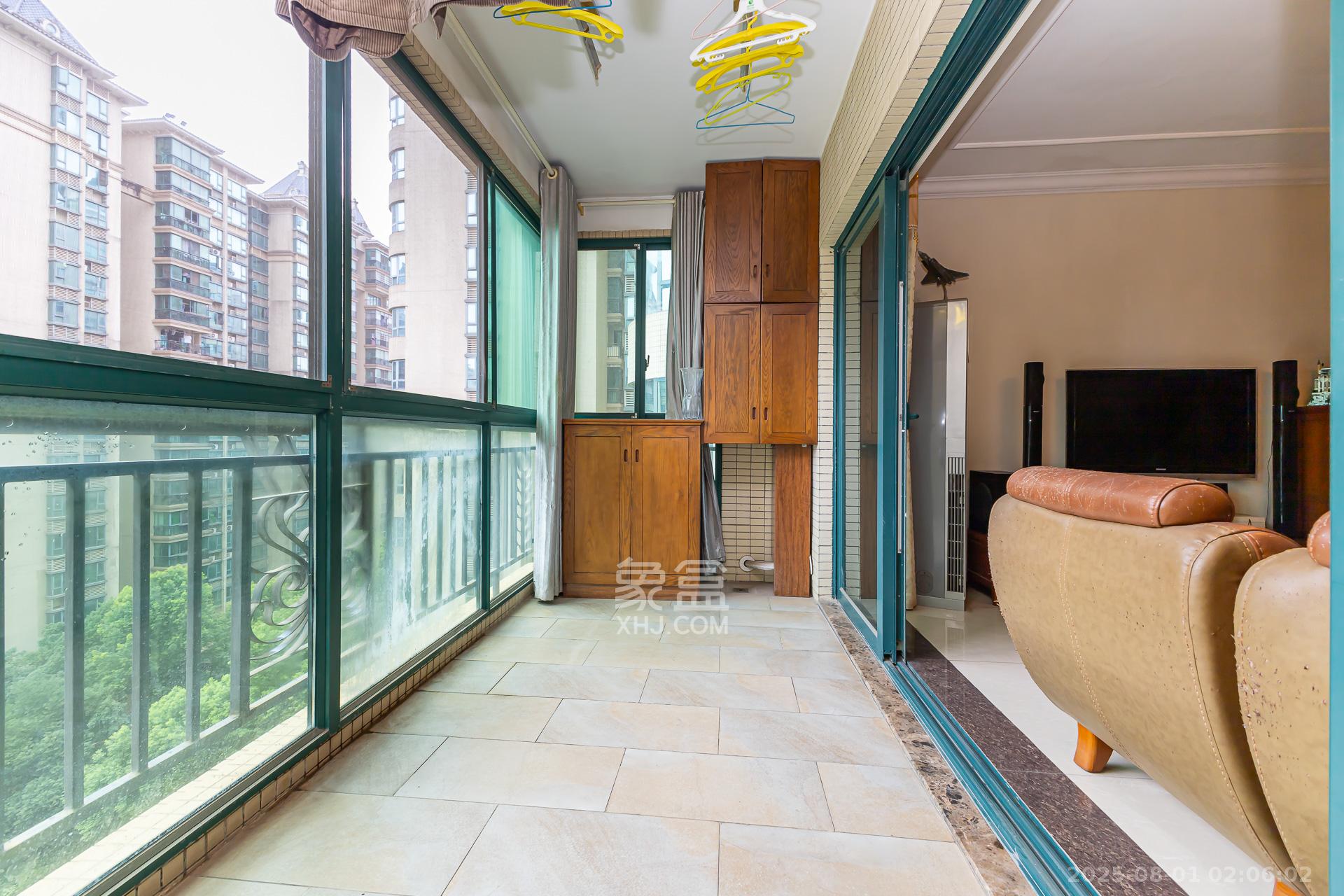 恒大名都 4室2厅2卫 78.0万 恒大名都 4室2厅2卫 78.0万阳台