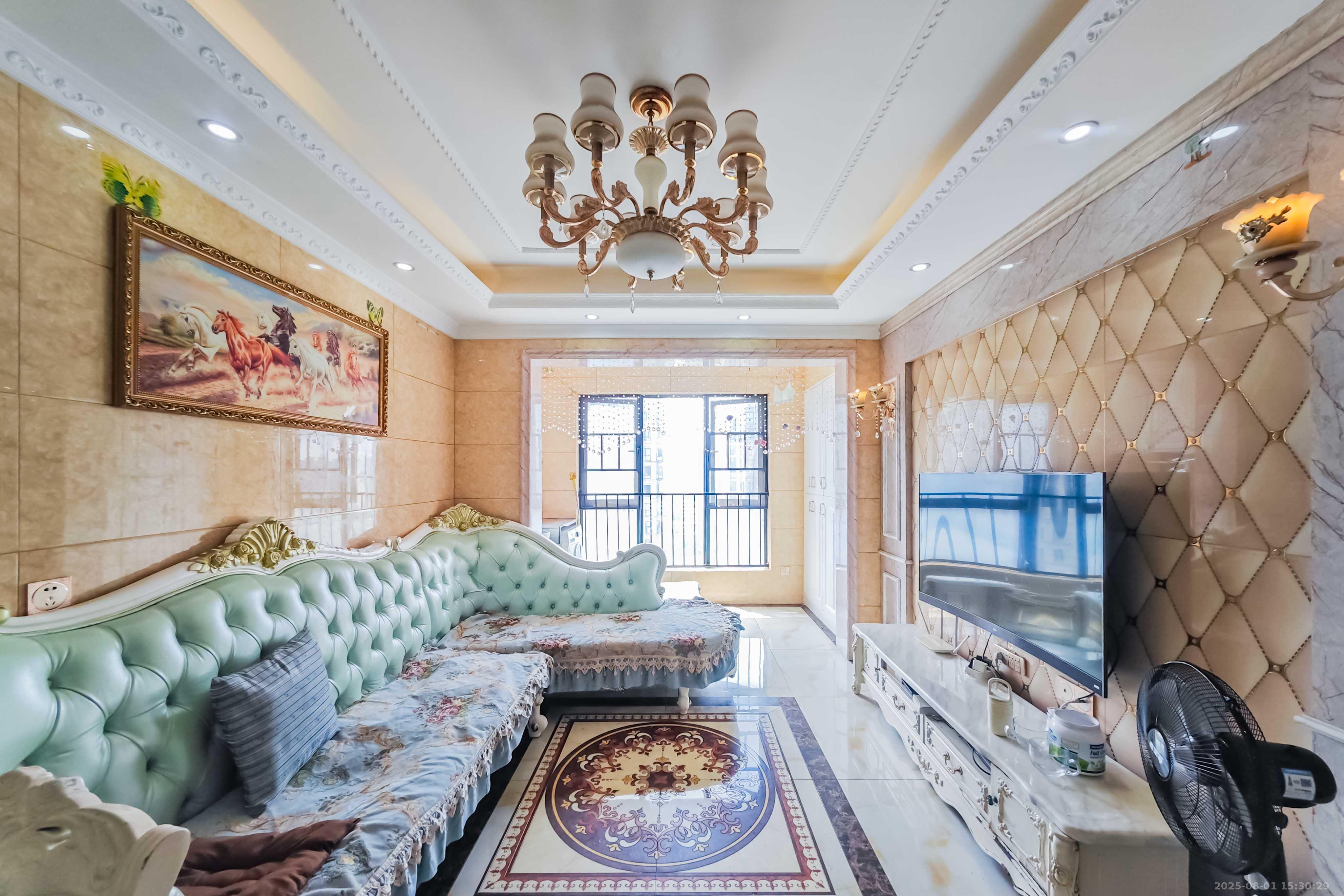 兴旺正佳广场（金石雅苑）  3室2厅1卫    106.0万客厅