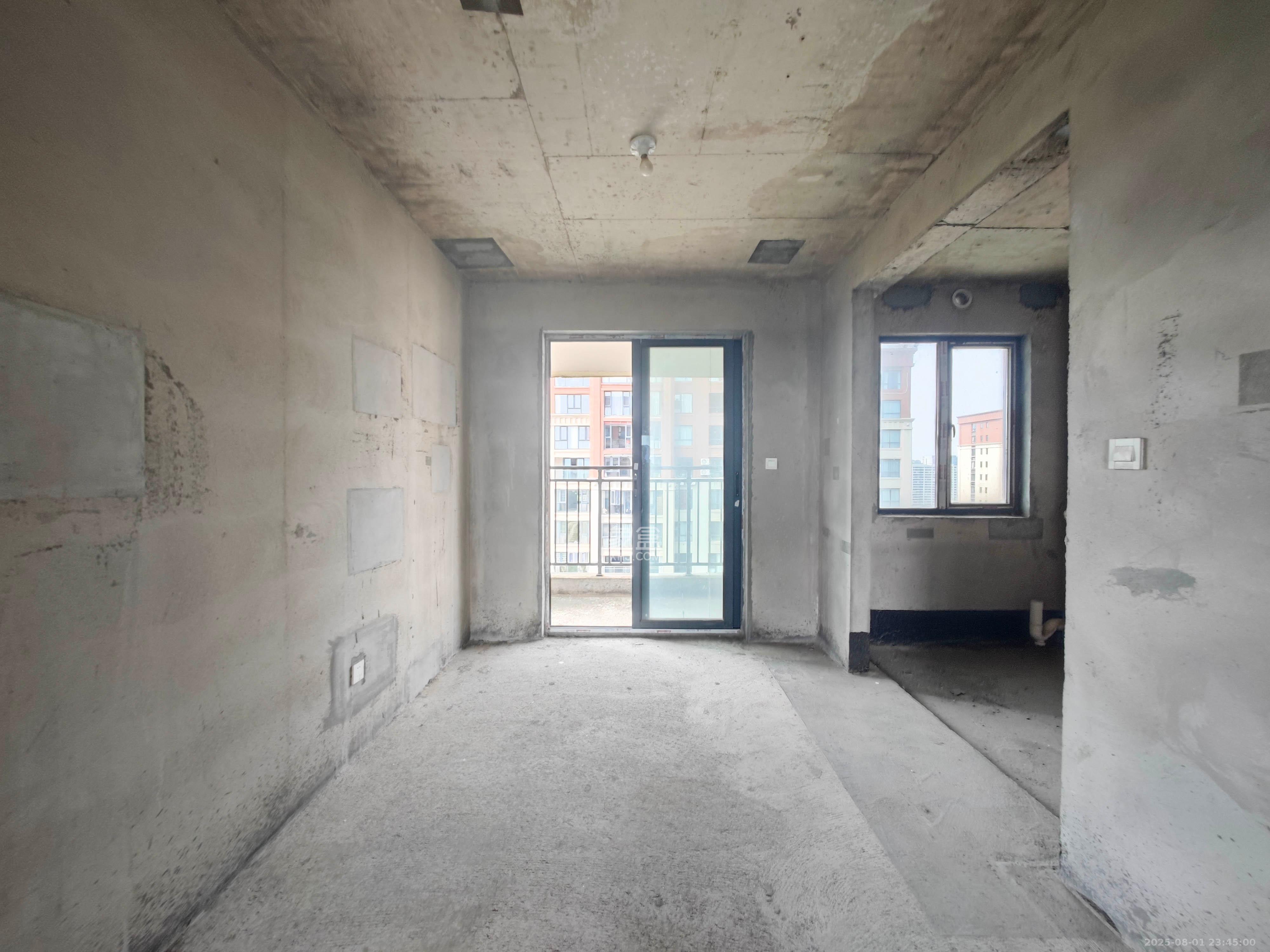 五矿万境蓝山 4室2厅2卫 118.0万 五矿万境蓝山 4室2厅2卫 118.0万其他